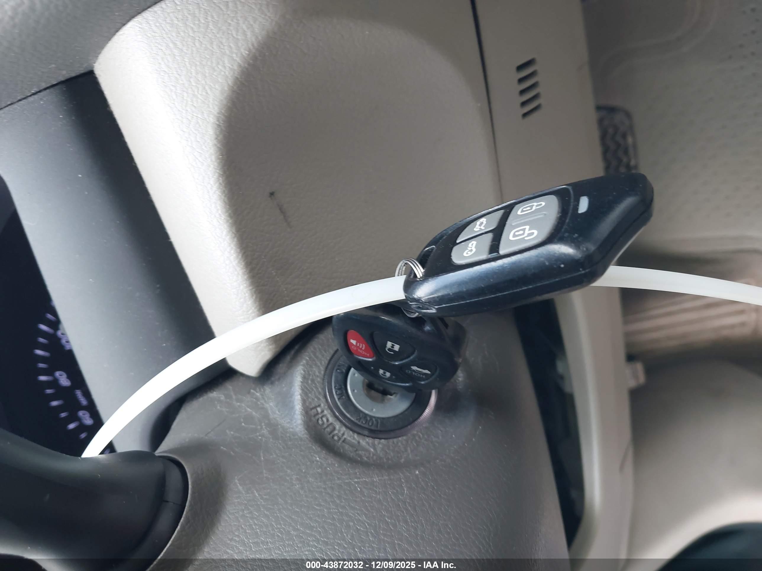 TOYOTA CAMRY image 11