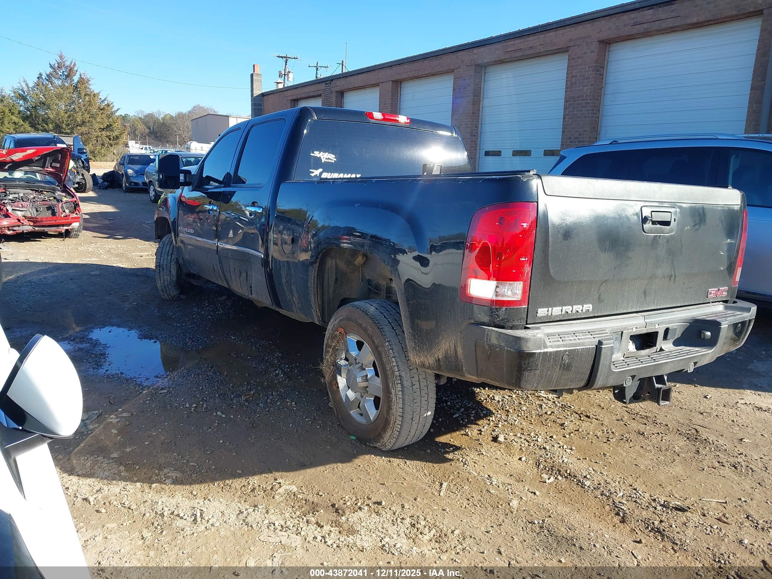 GMC SIERRA image 3
