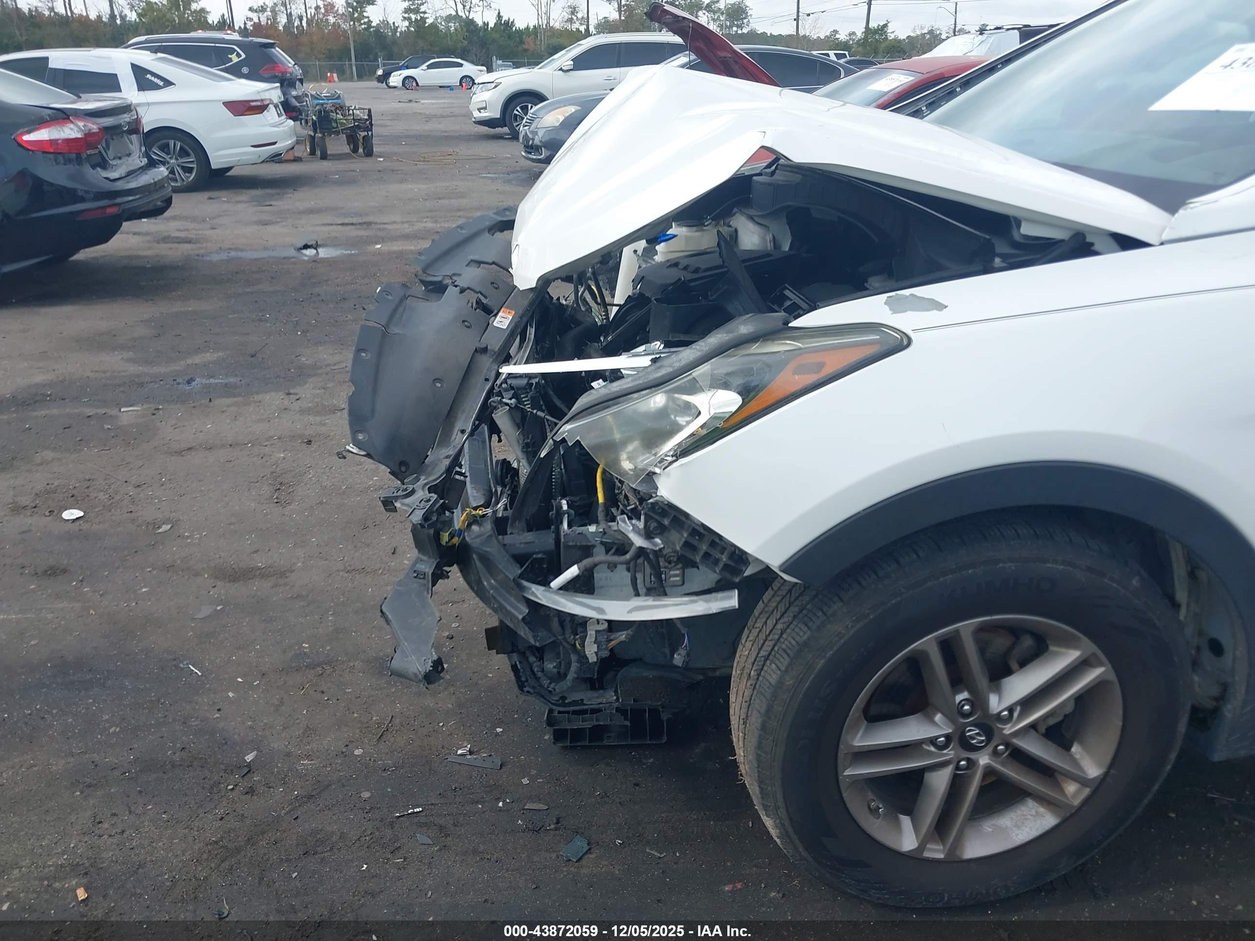 HYUNDAI SANTA image 6