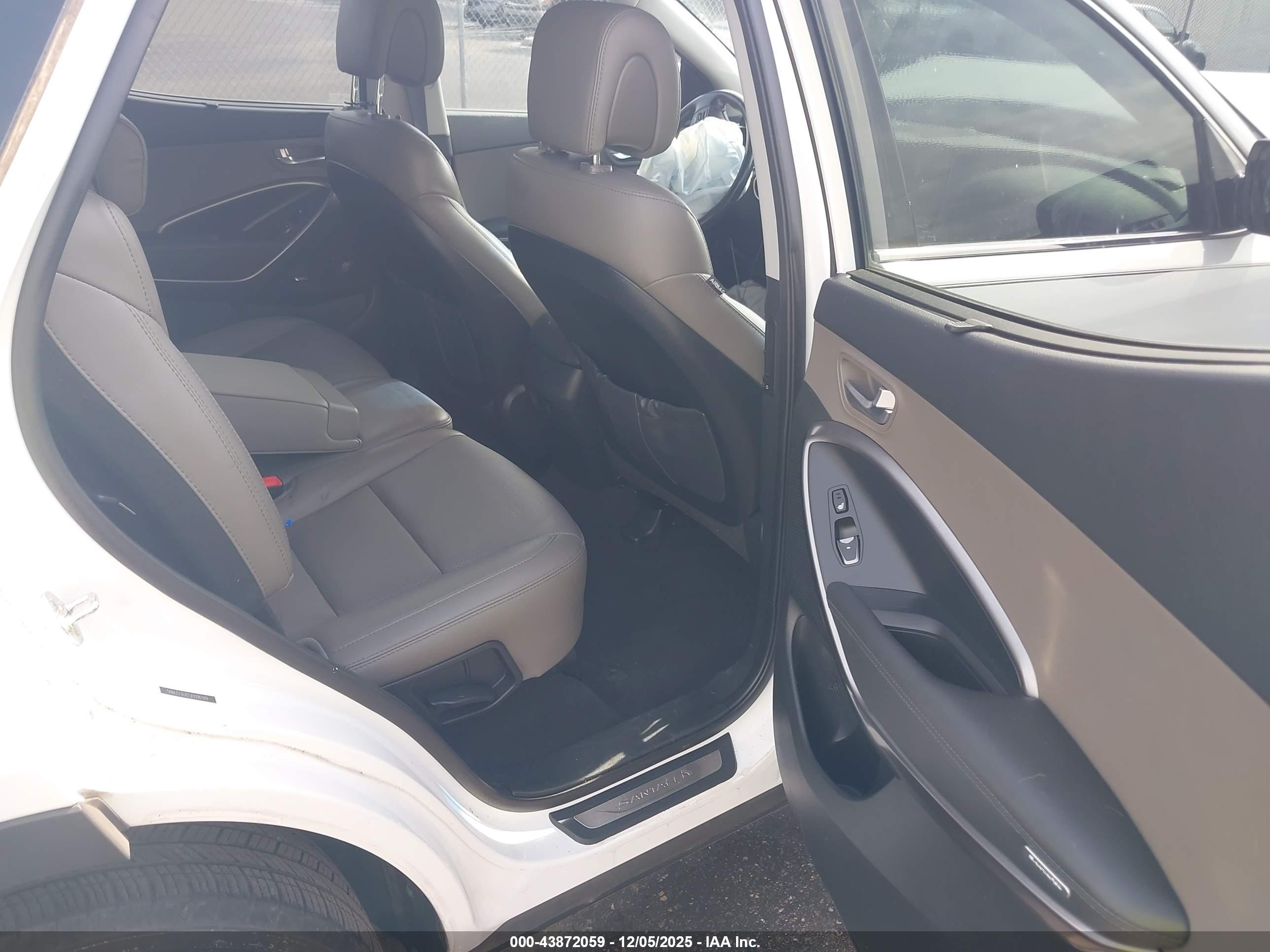HYUNDAI SANTA image 8
