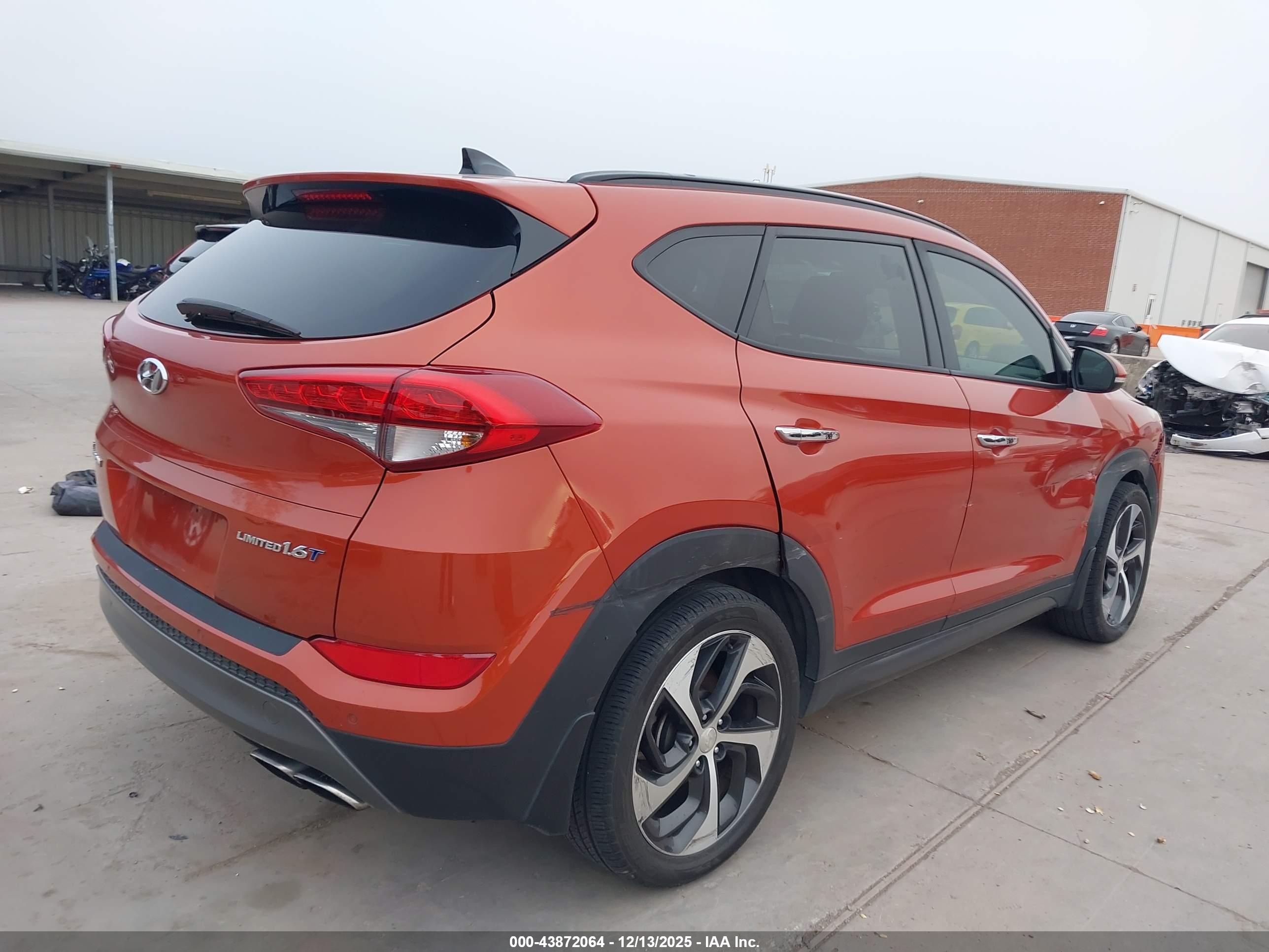 HYUNDAI TUCSON image 4
