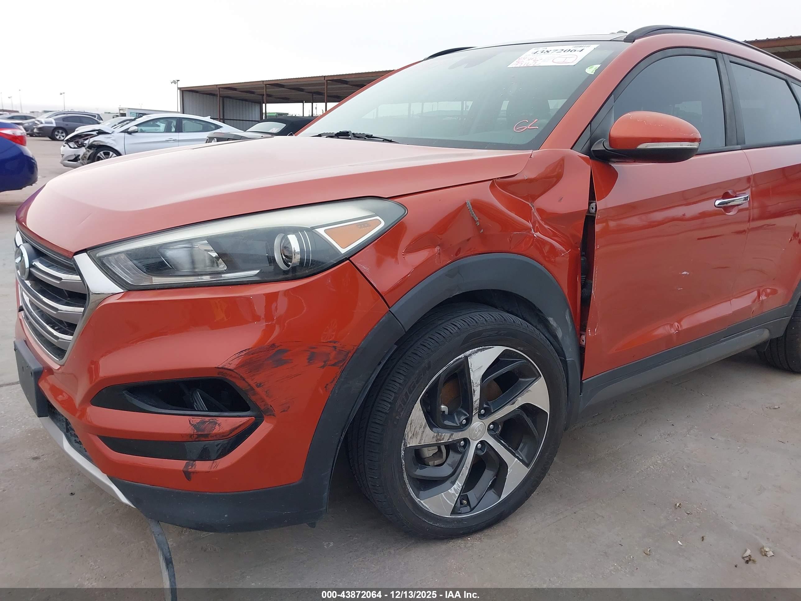 HYUNDAI TUCSON image 6