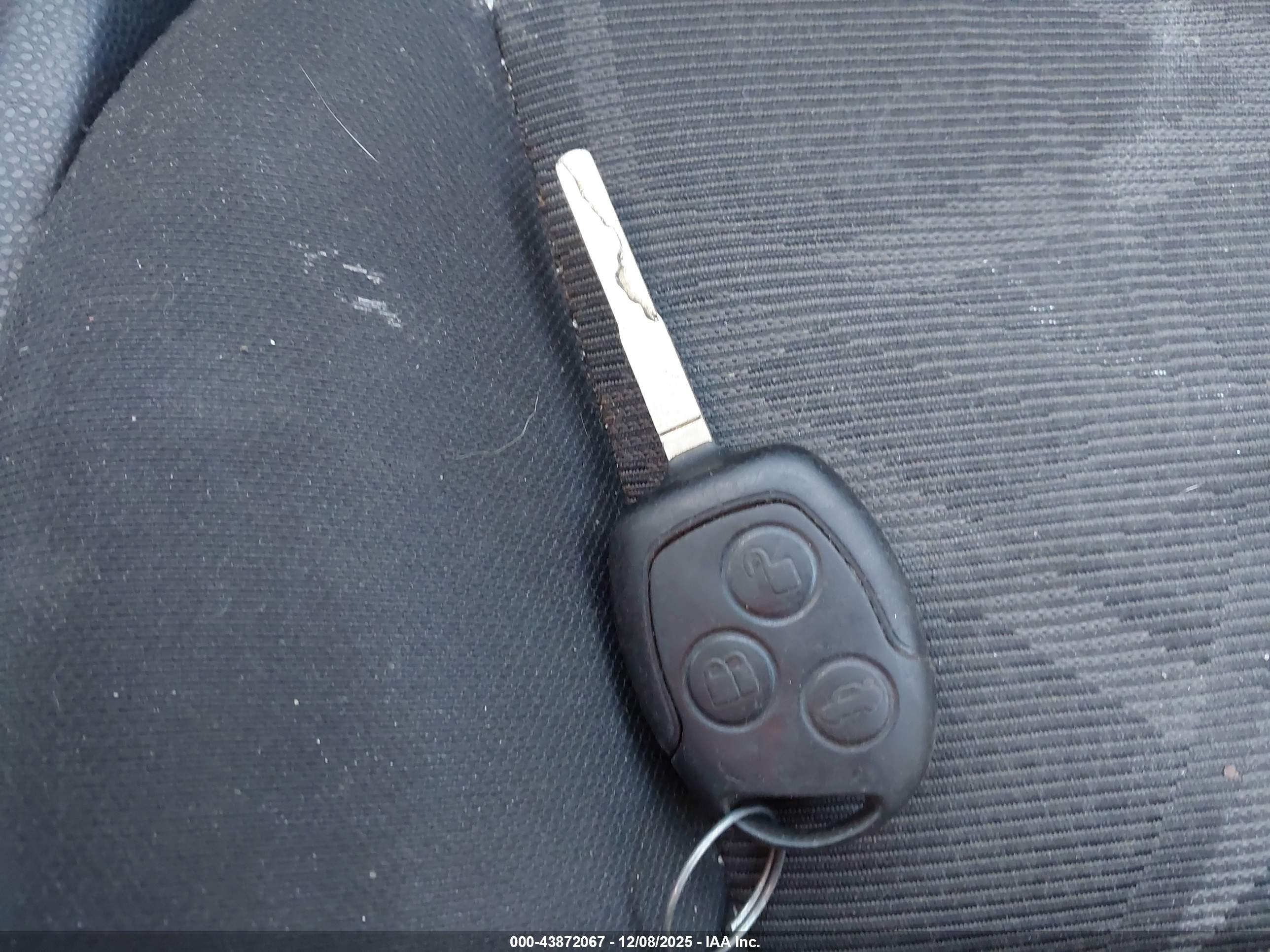 FORD FIESTA image 11
