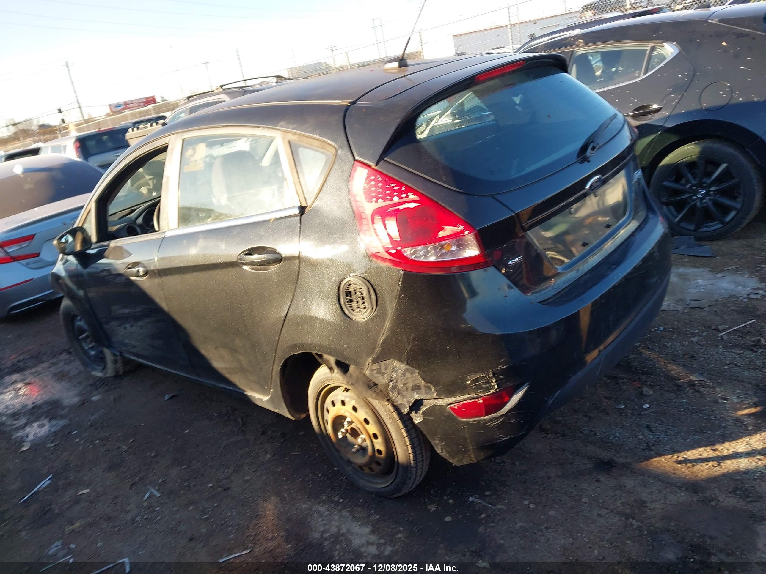 FORD FIESTA image 3