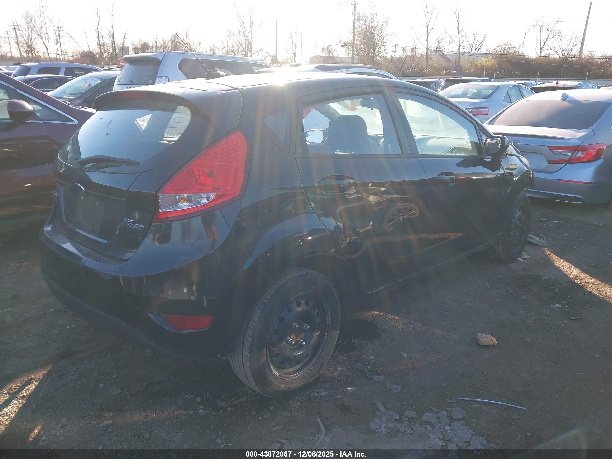 FORD FIESTA image 4