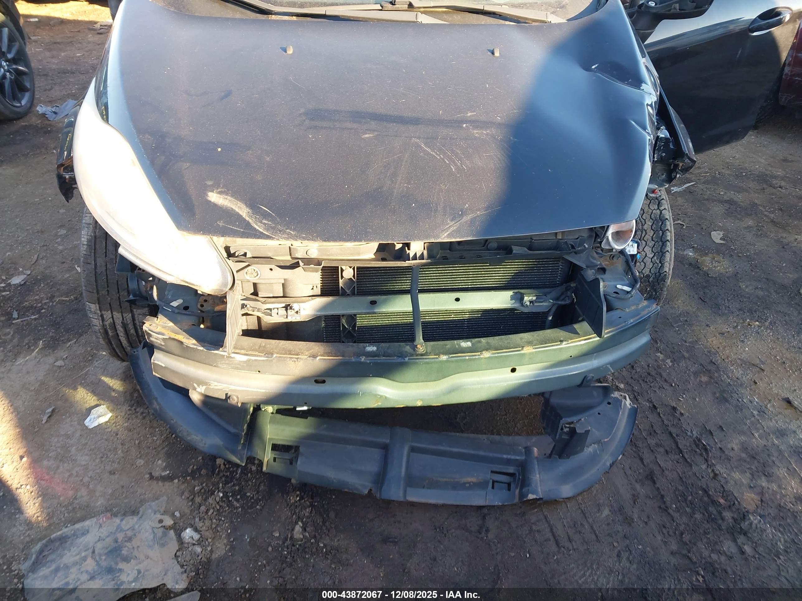 FORD FIESTA image 6
