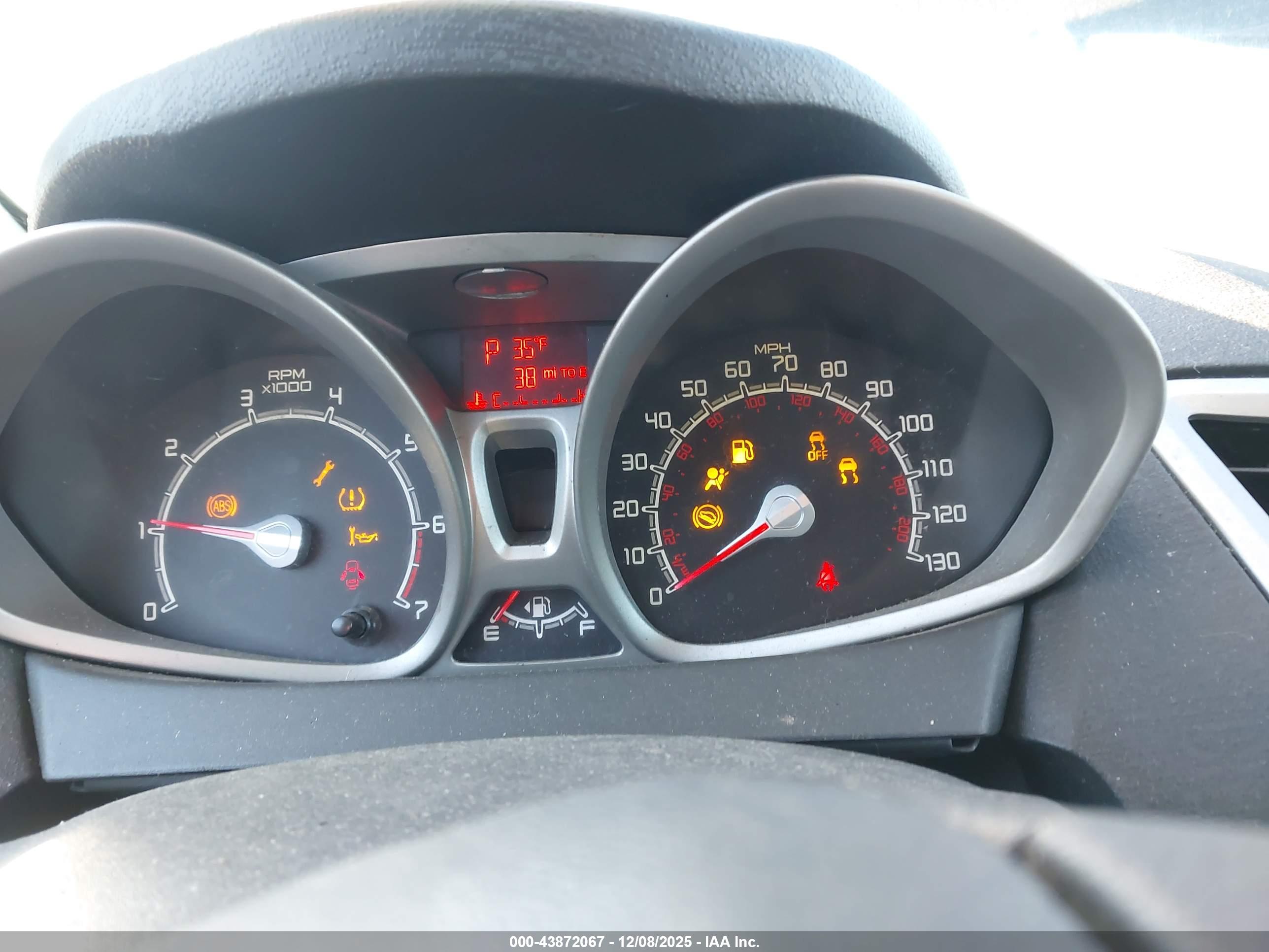 FORD FIESTA image 7