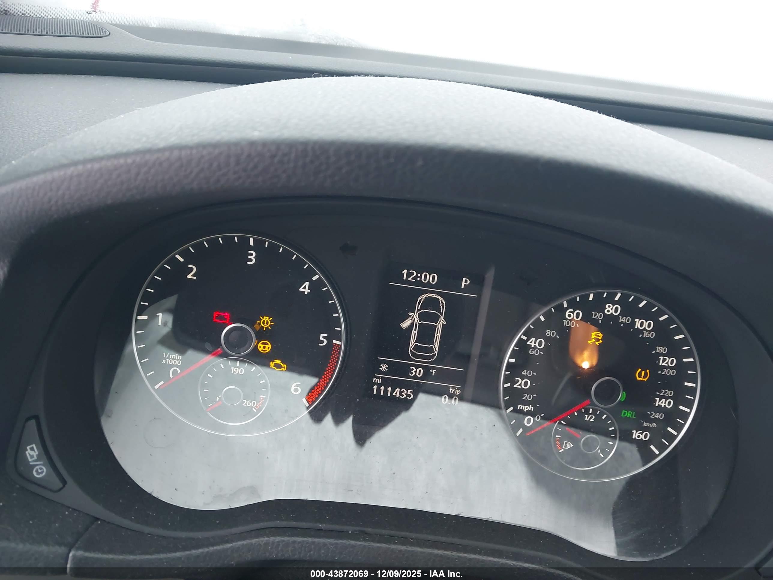 VOLKSWAGEN PASSAT image 7