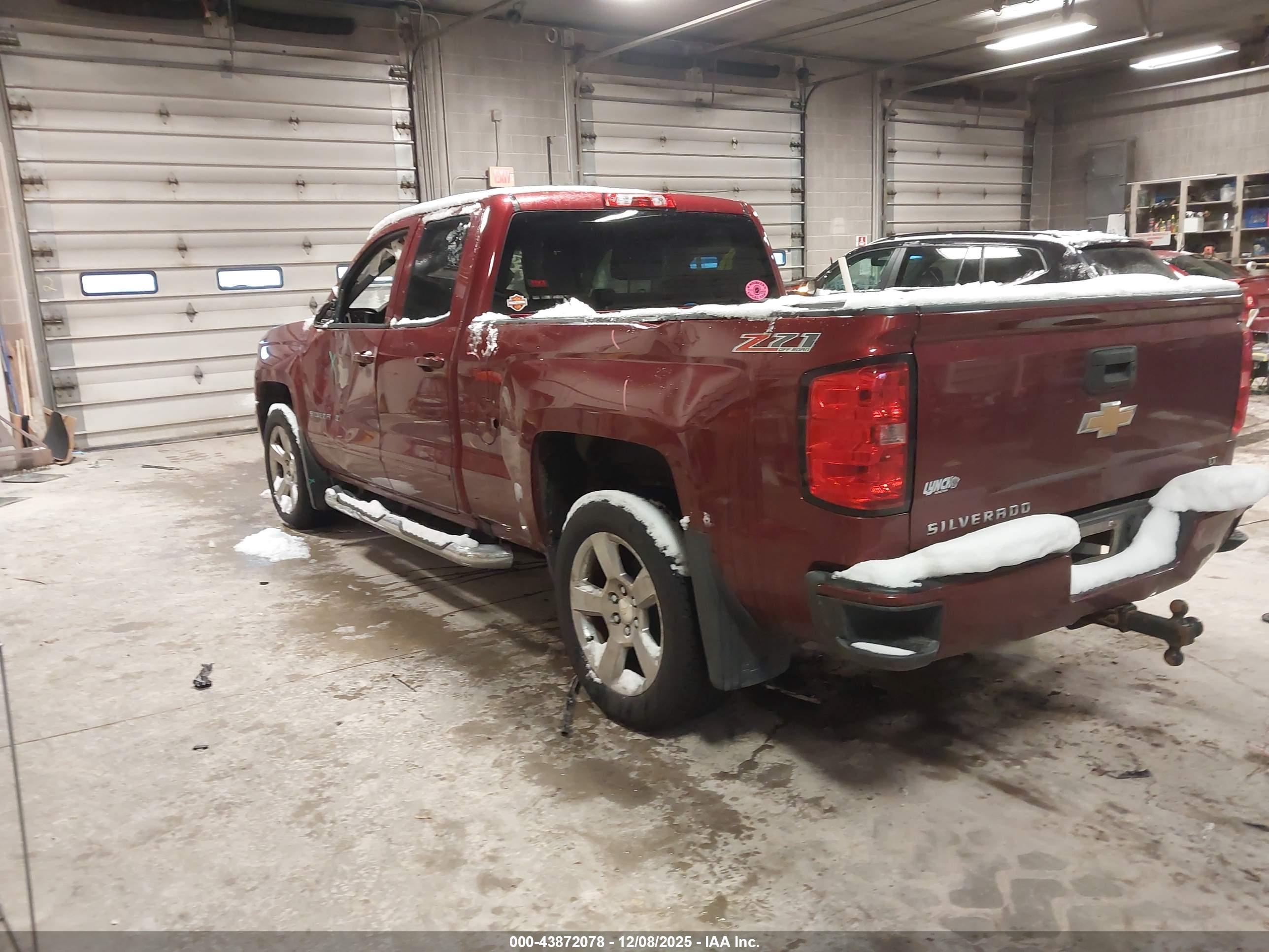 CHEVROLET SILVERADO image 3