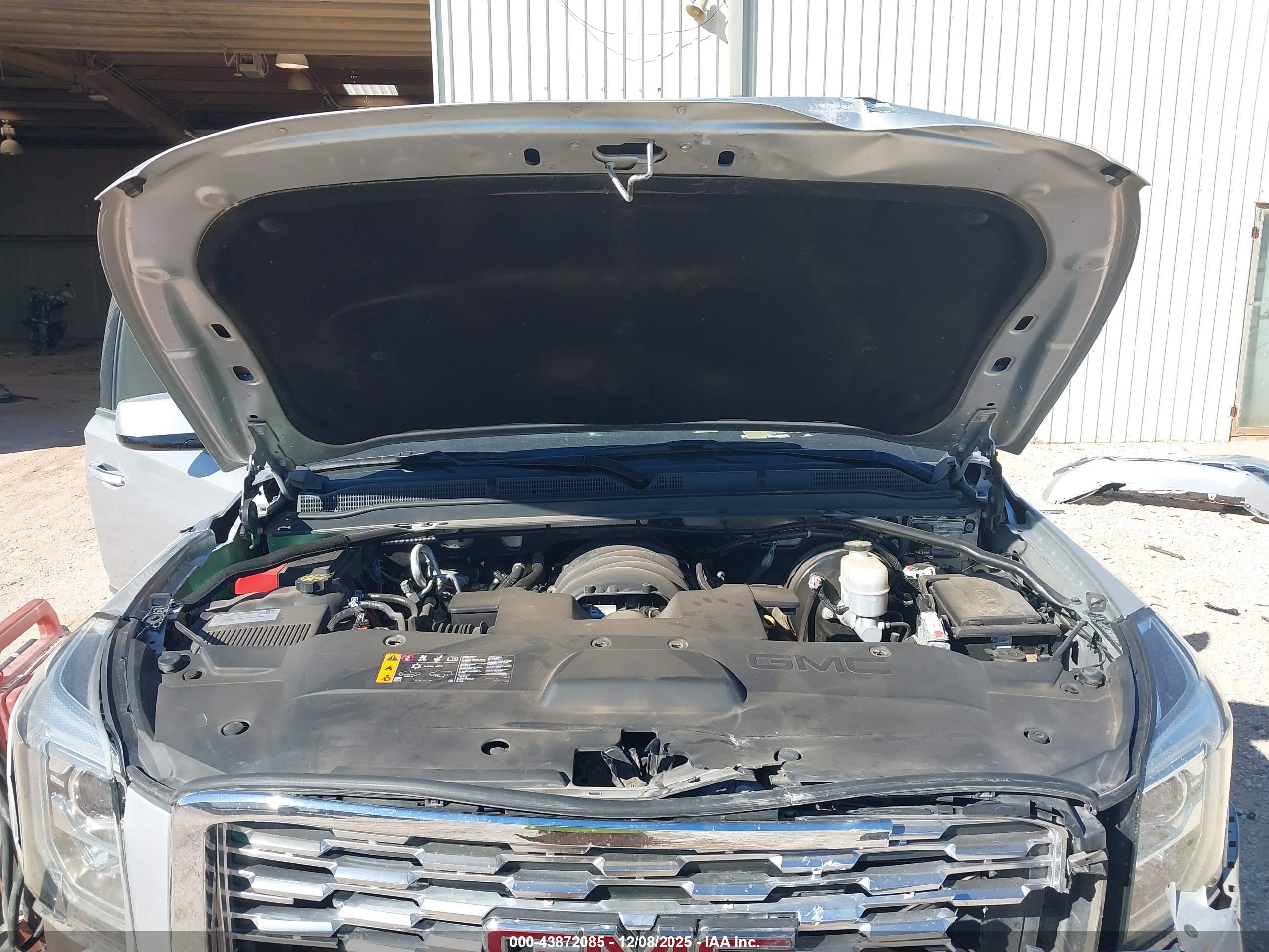GMC YUKON image 10