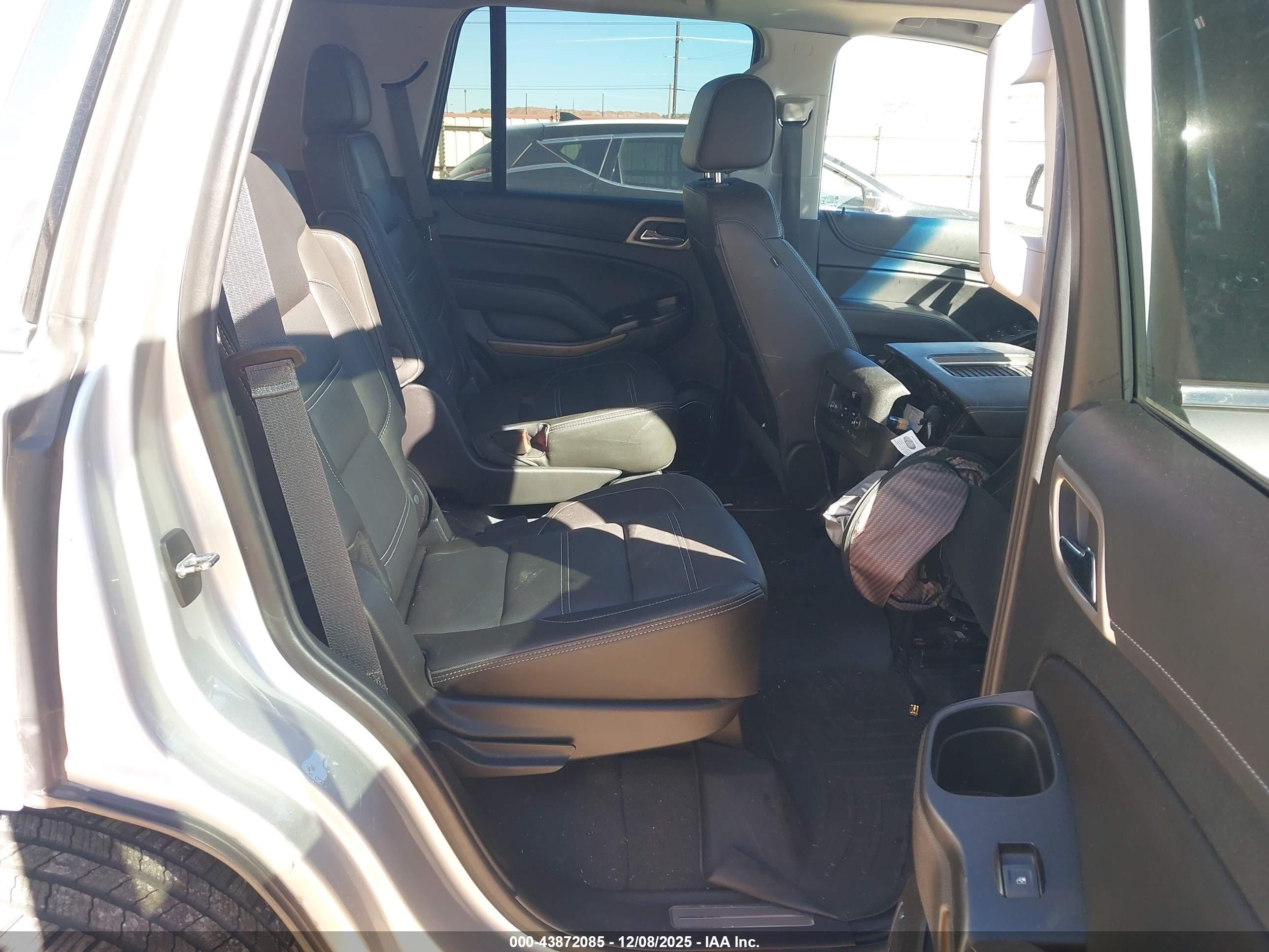 GMC YUKON image 8