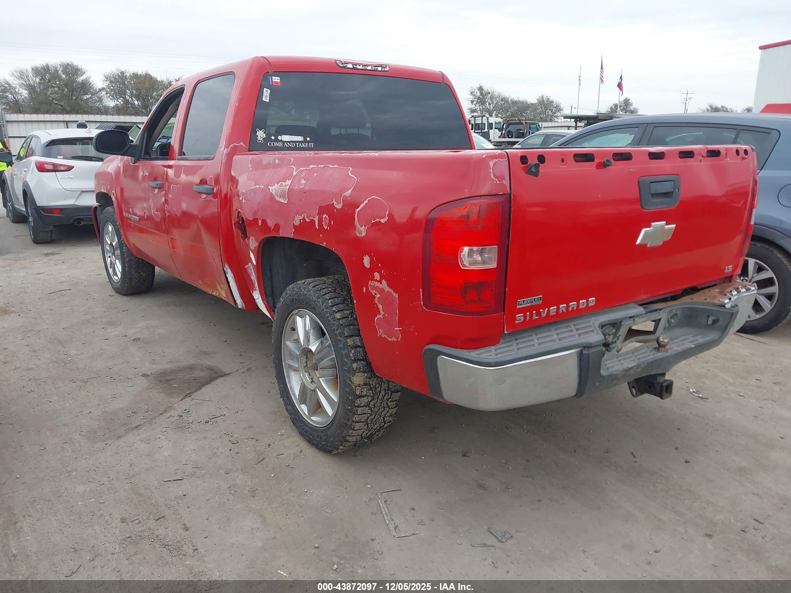 CHEVROLET SILVERADO image 3