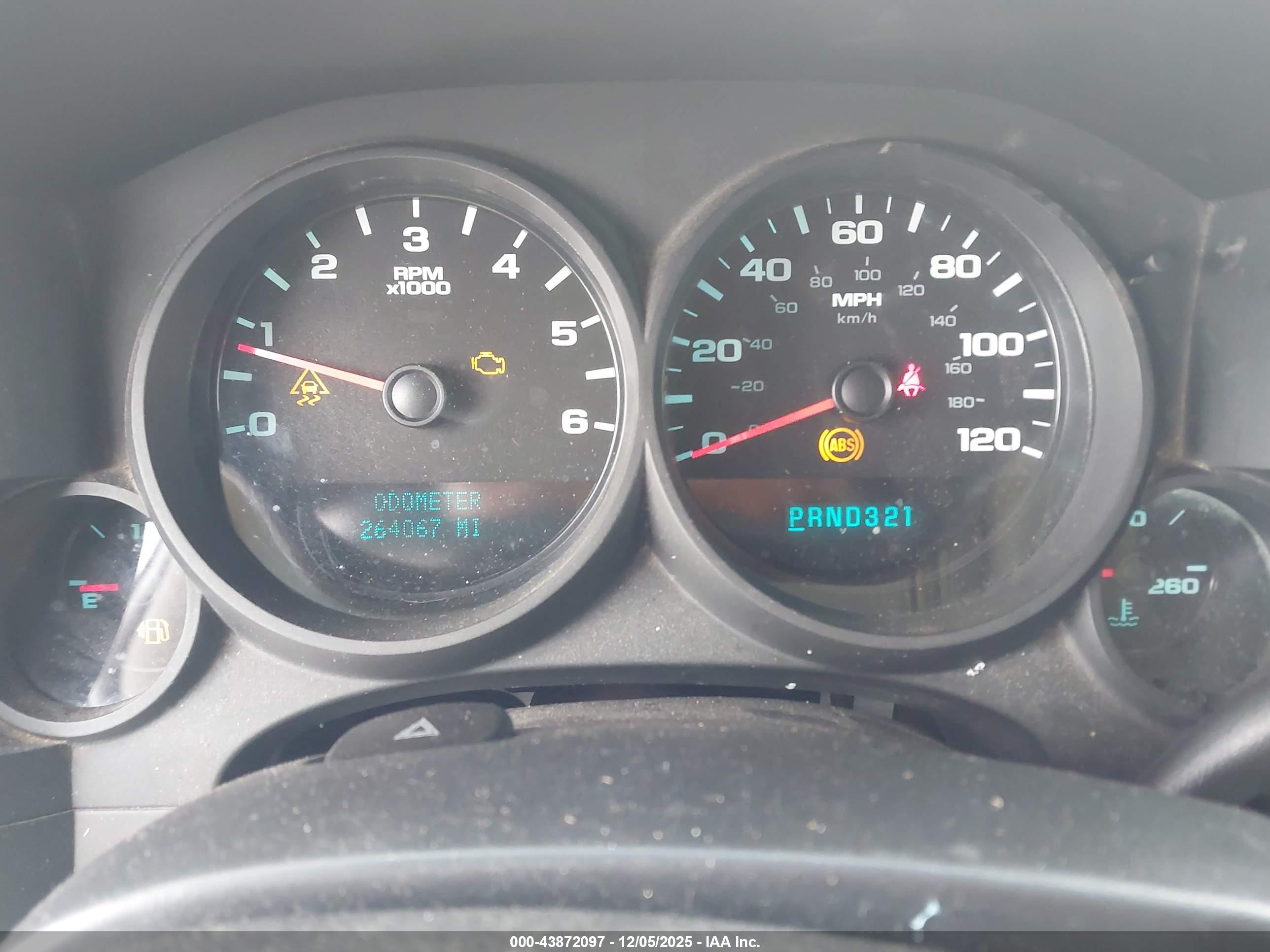 CHEVROLET SILVERADO image 7
