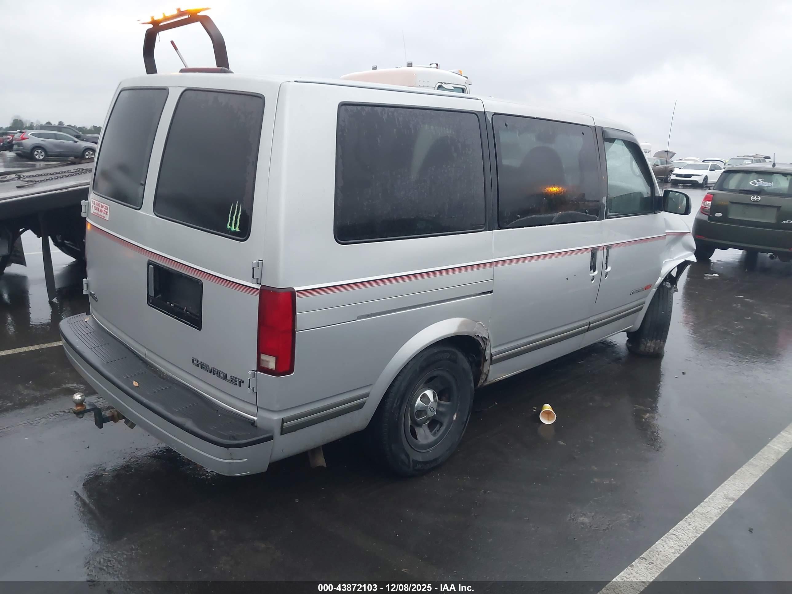 CHEVROLET ASTRO image 4