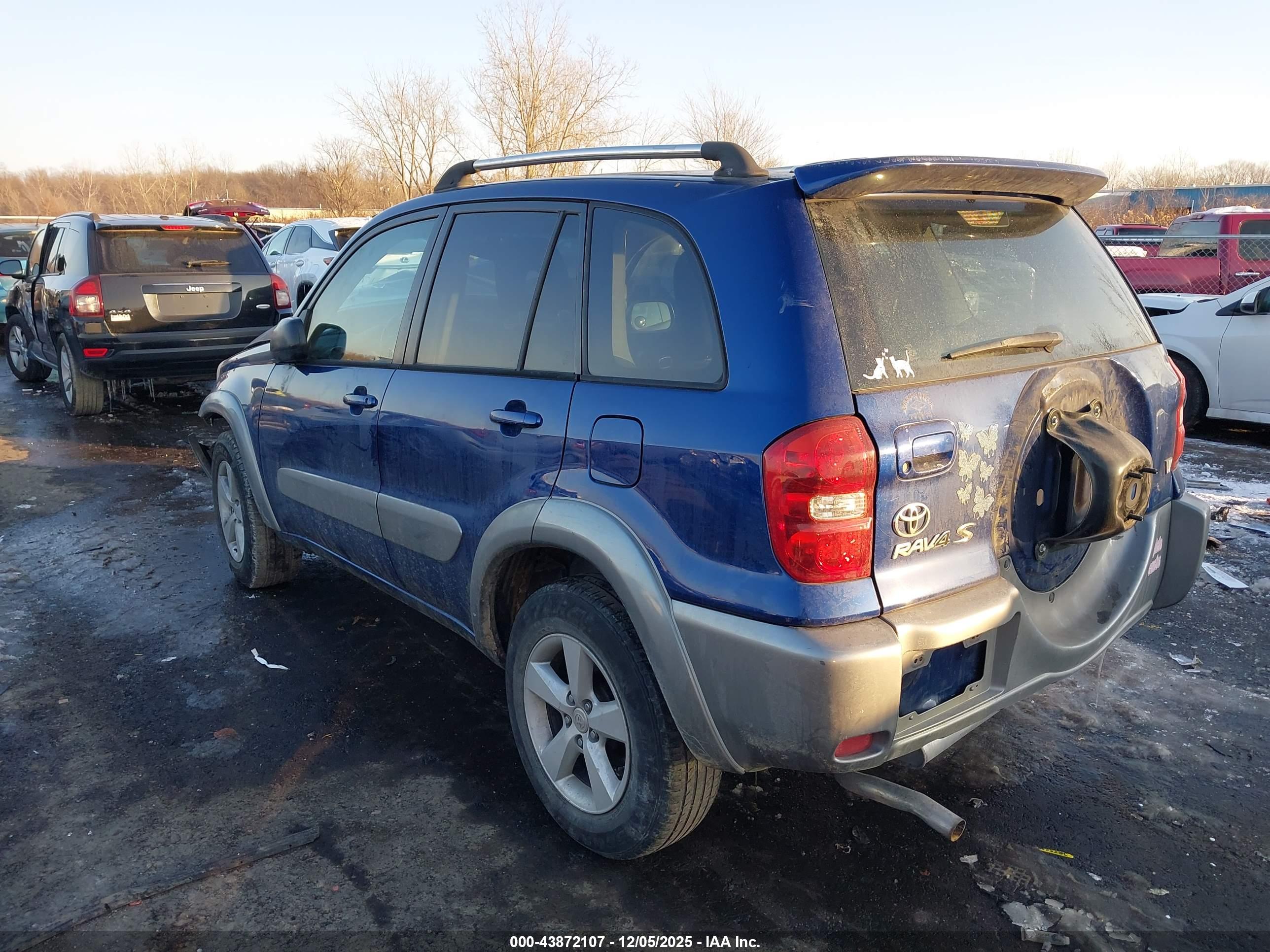 TOYOTA RAV4 image 3
