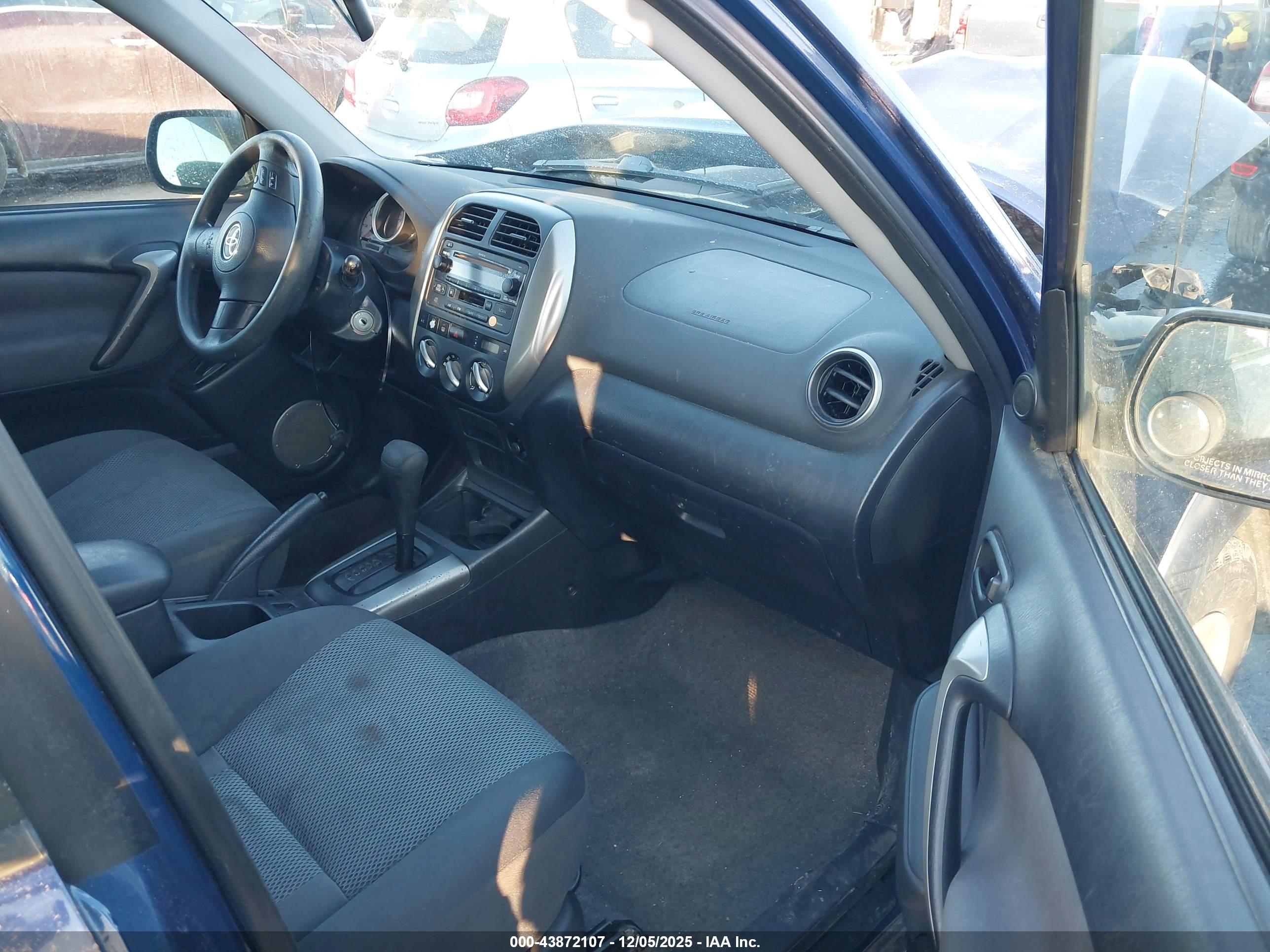 TOYOTA RAV4 image 5