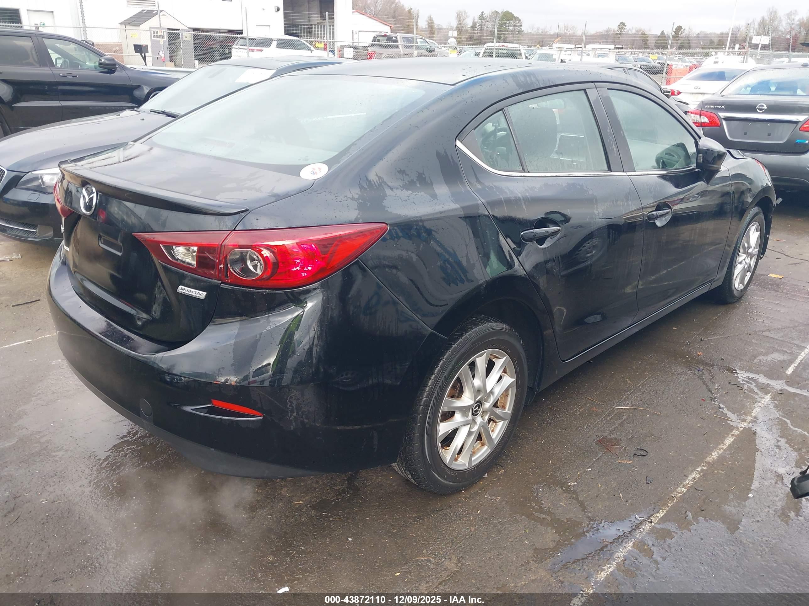 MAZDA MAZDA3 image 4
