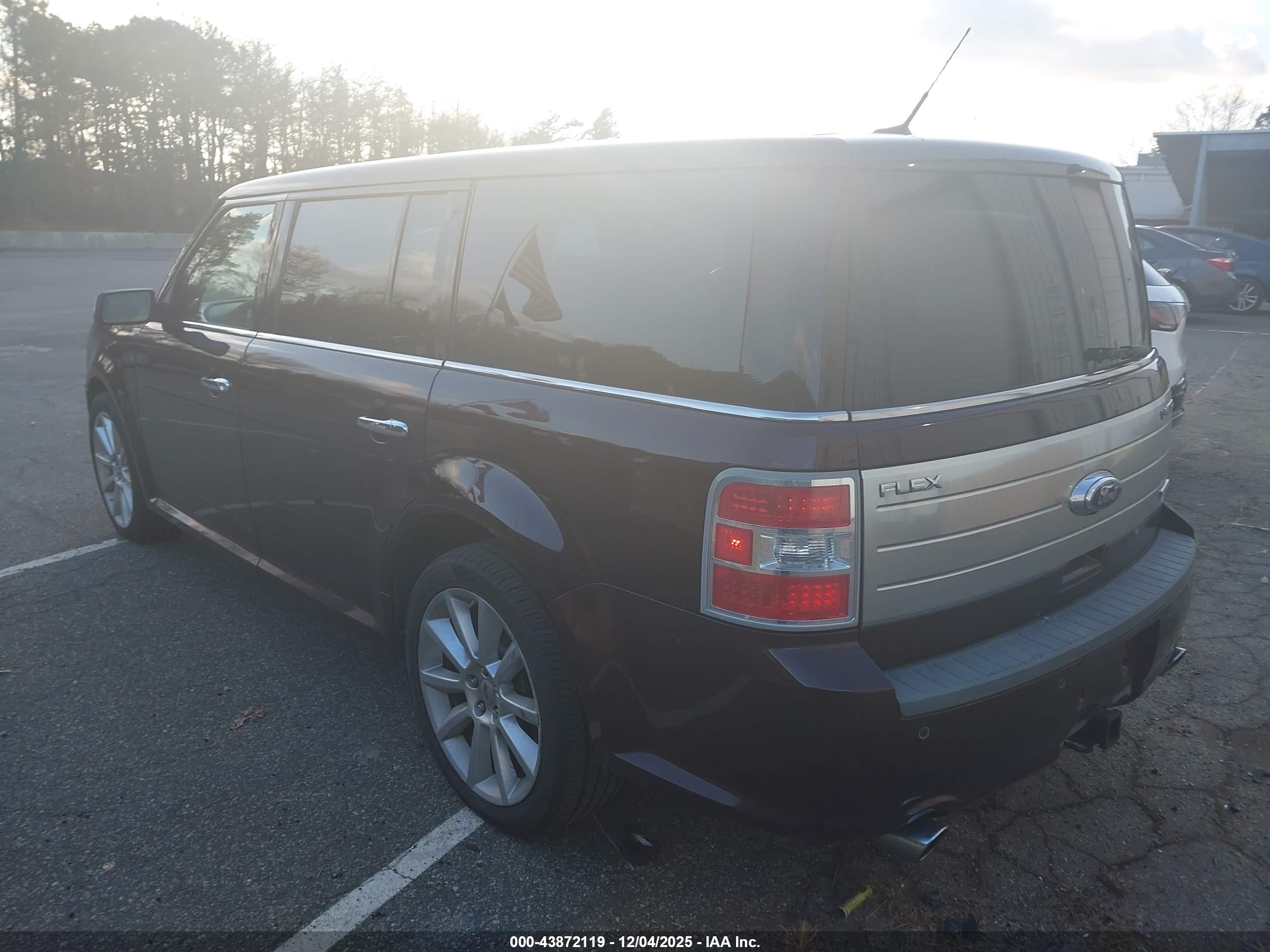 FORD FLEX image 3