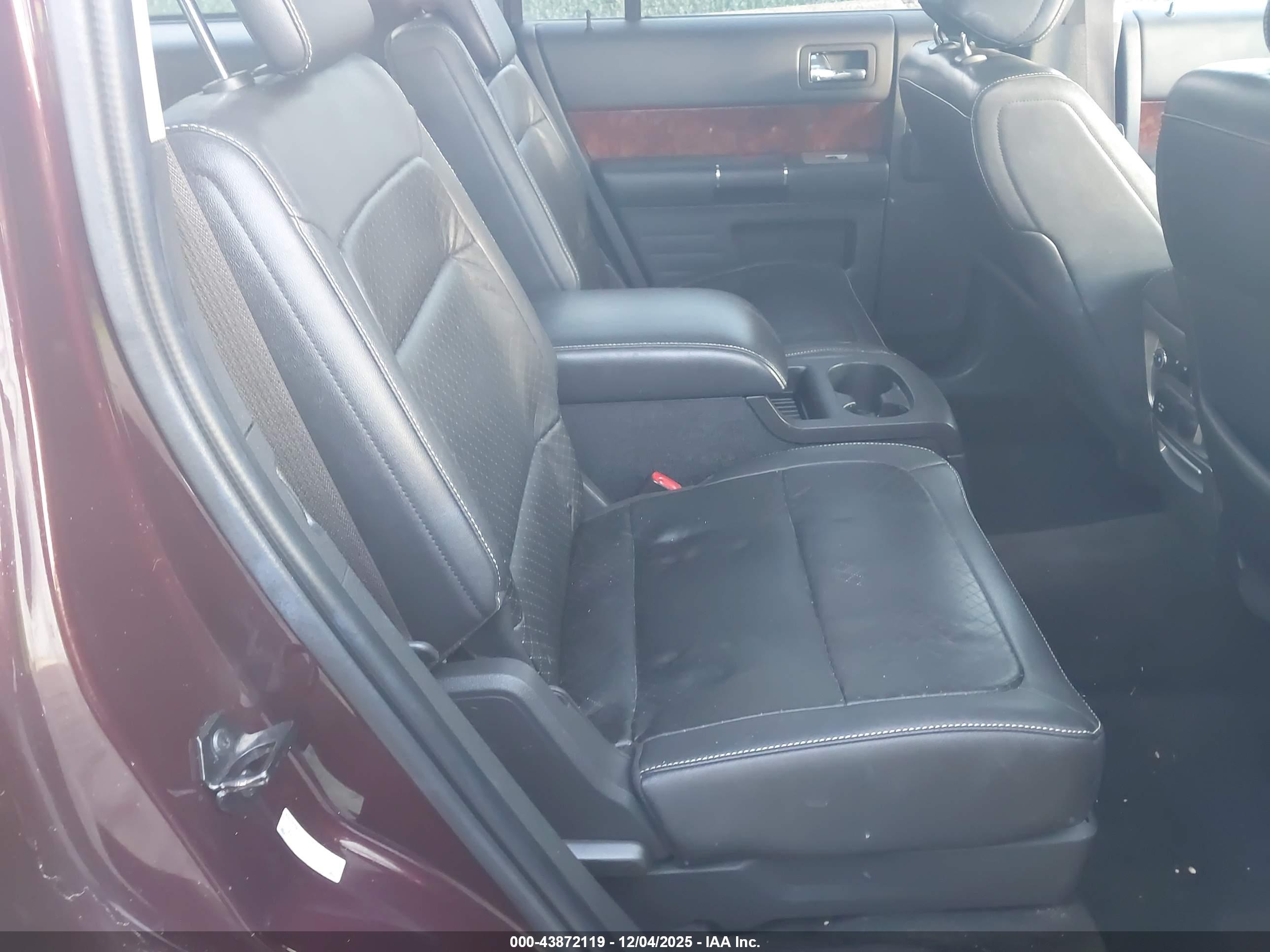 FORD FLEX image 8