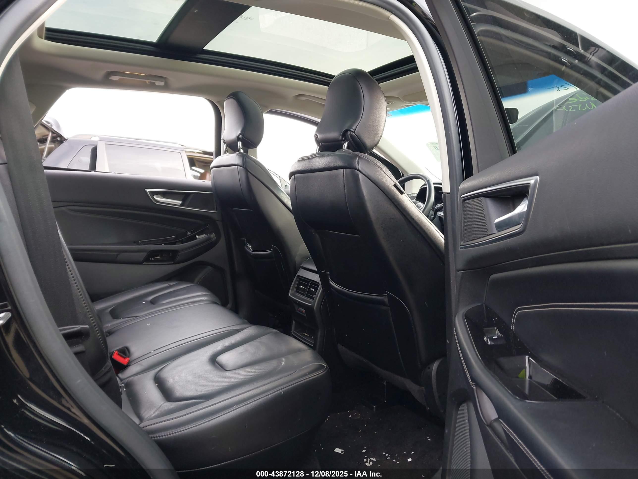 FORD EDGE image 8