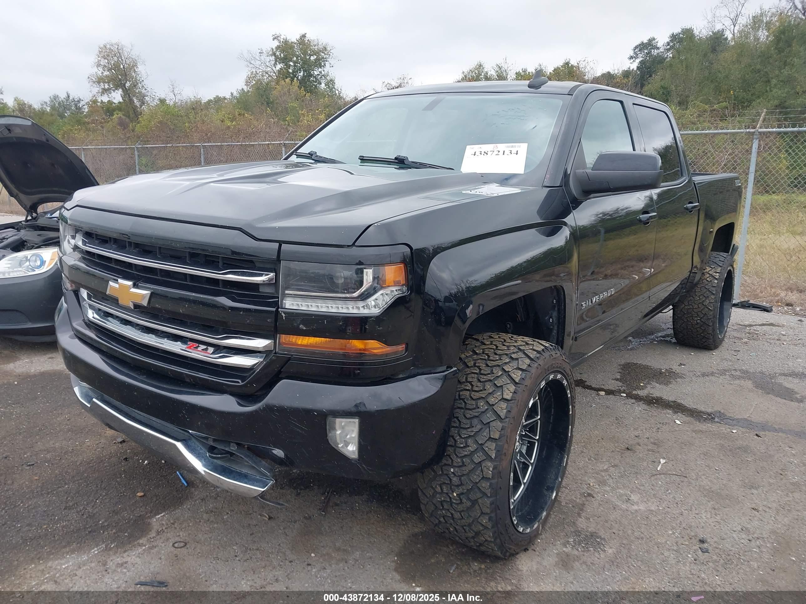 CHEVROLET SILVERADO image 2