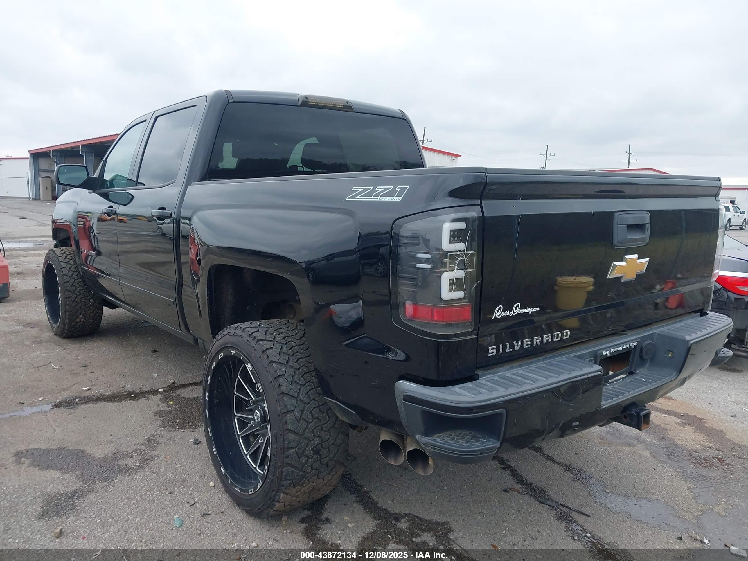 CHEVROLET SILVERADO image 3