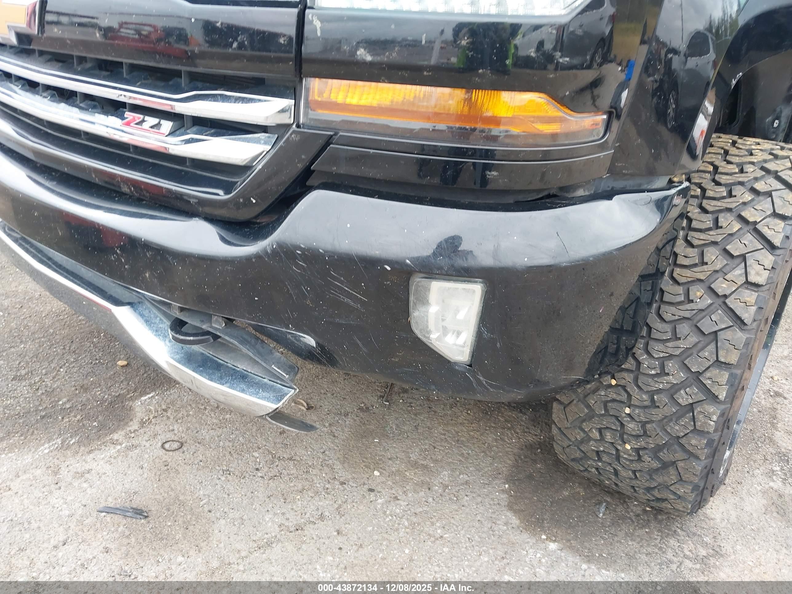 CHEVROLET SILVERADO image 6