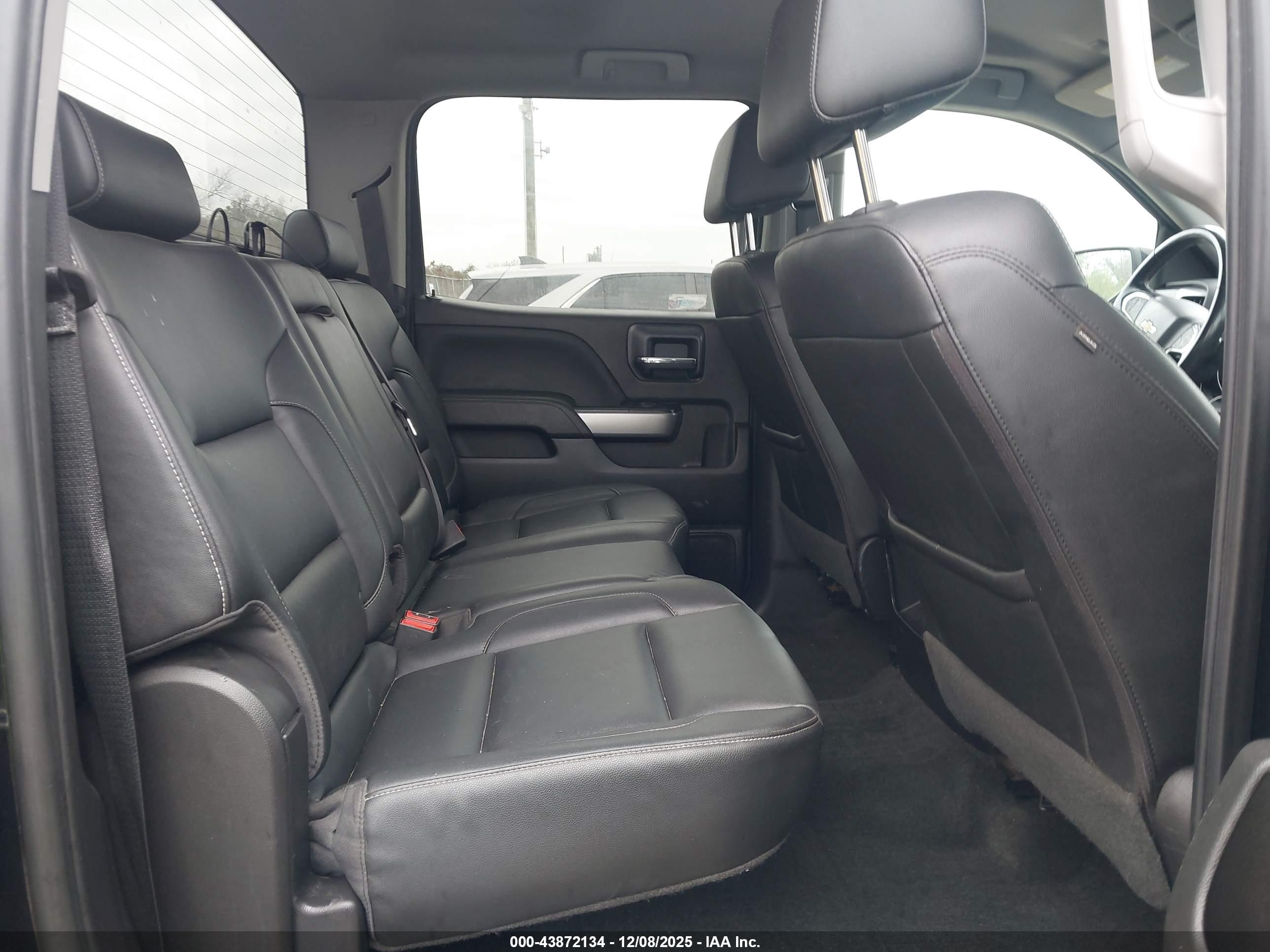 CHEVROLET SILVERADO image 8