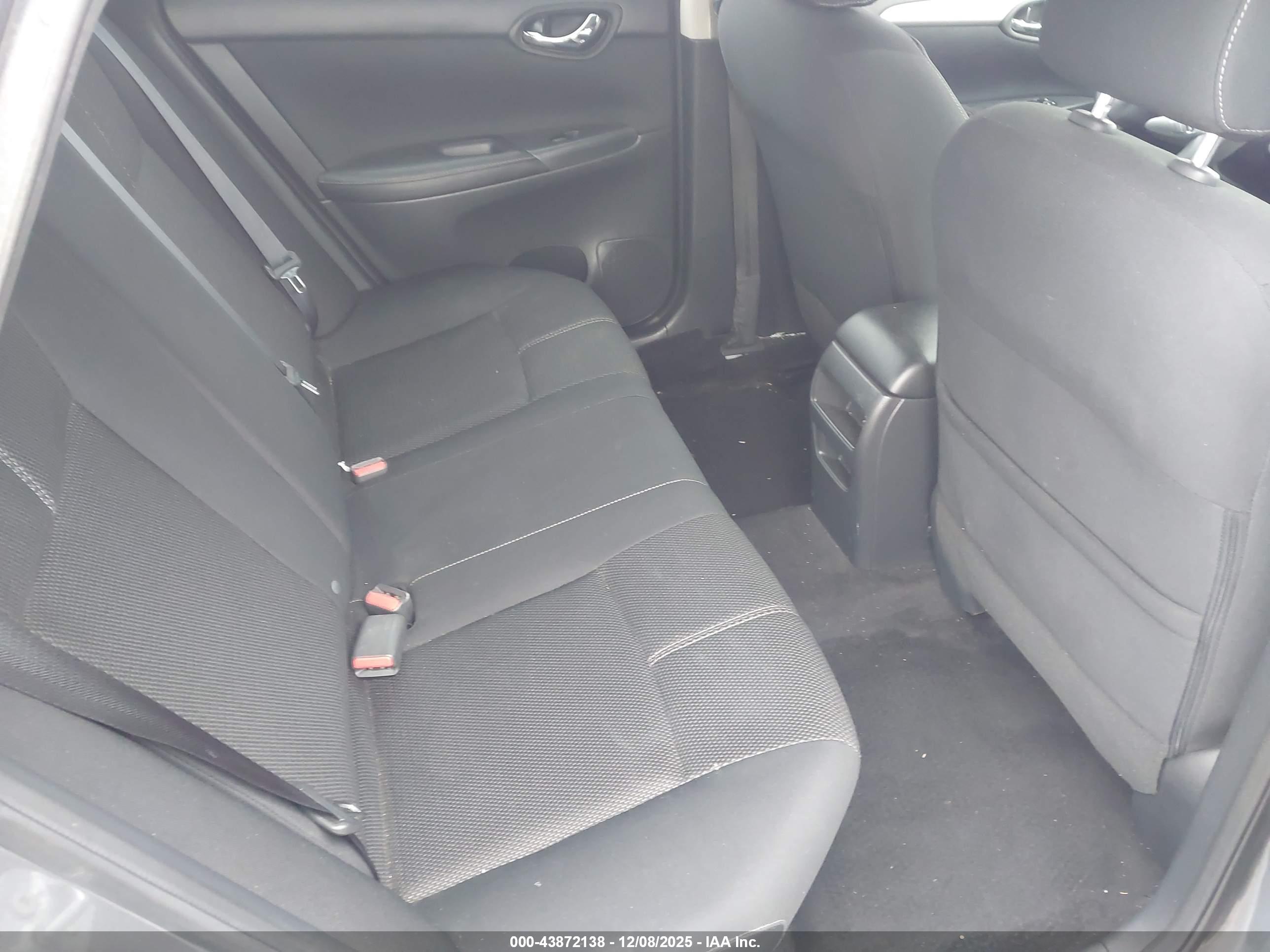 NISSAN SENTRA image 8