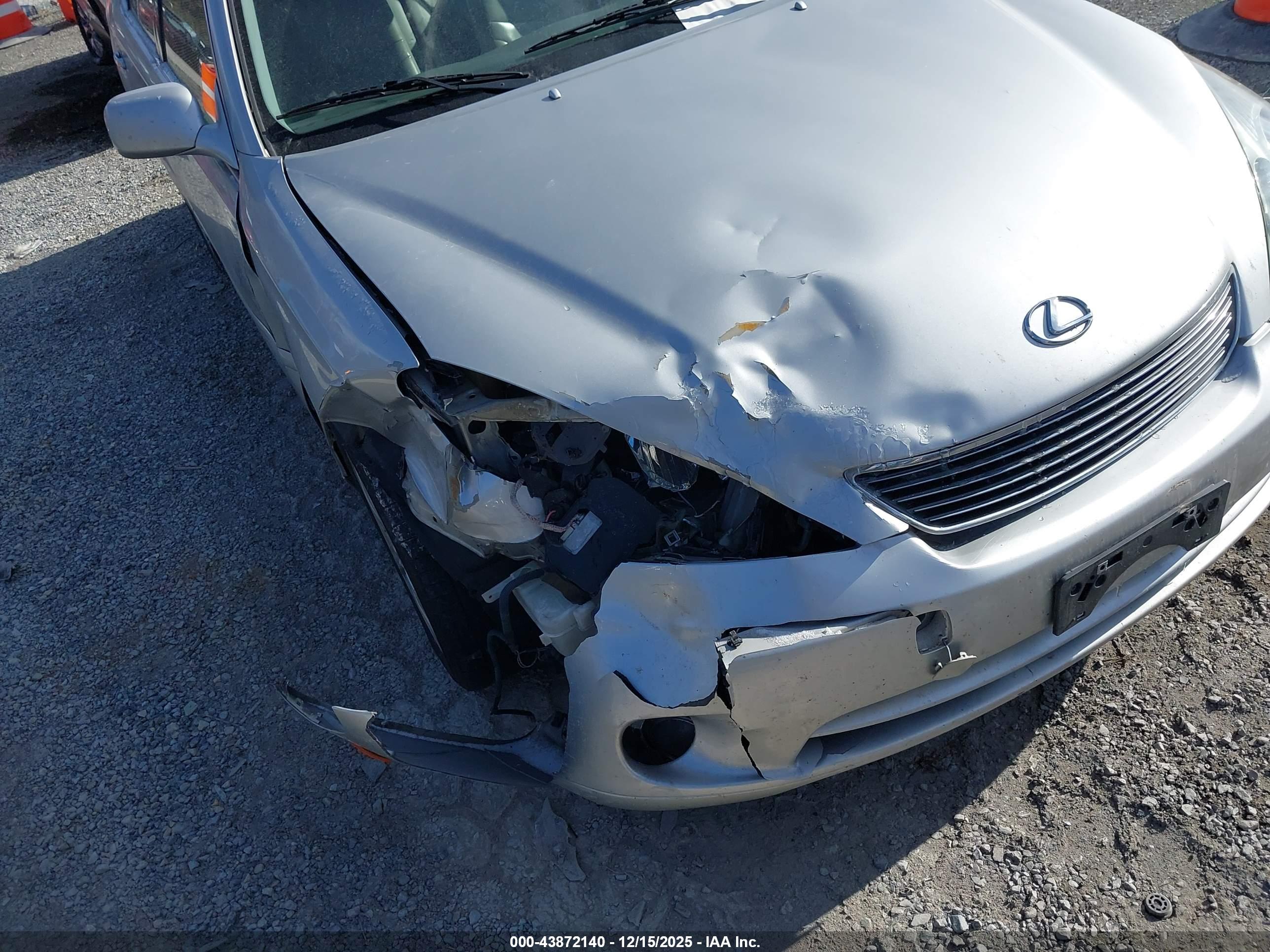 LEXUS ES image 6