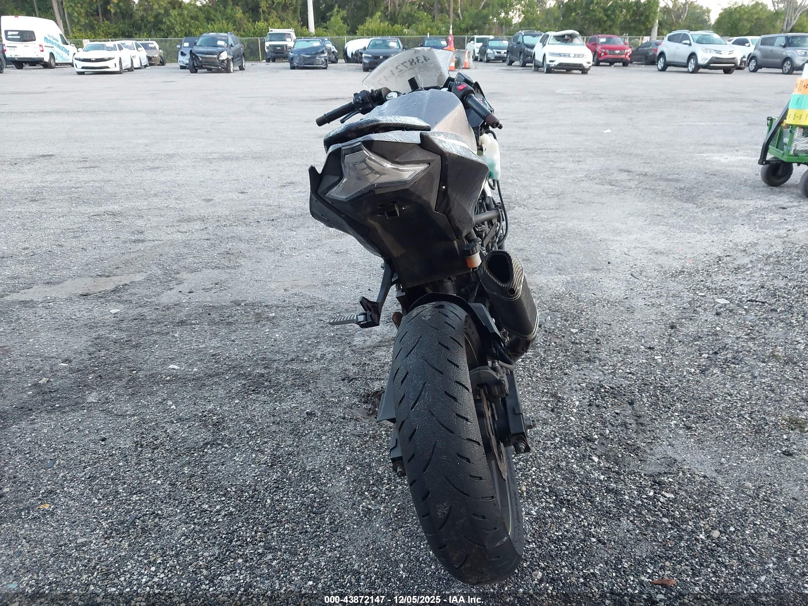KAWASAKI EX400 image 6
