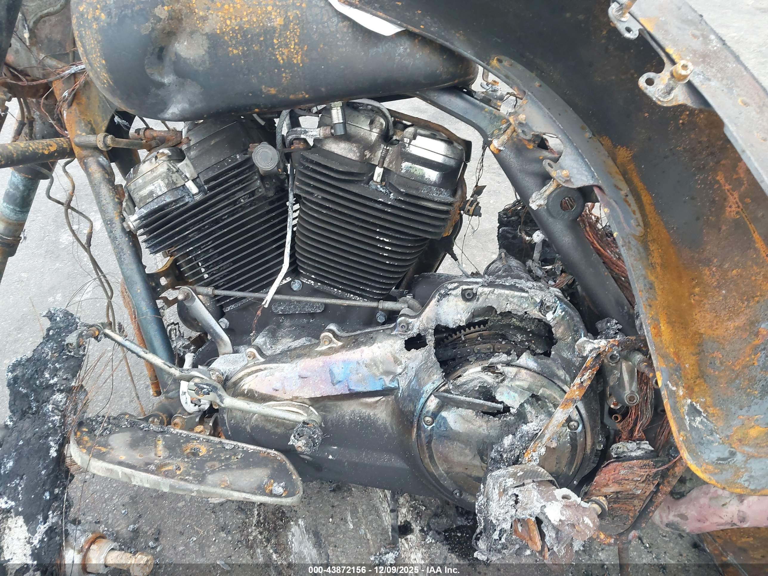 HARLEY-DAVIDSON FLHXS image 9