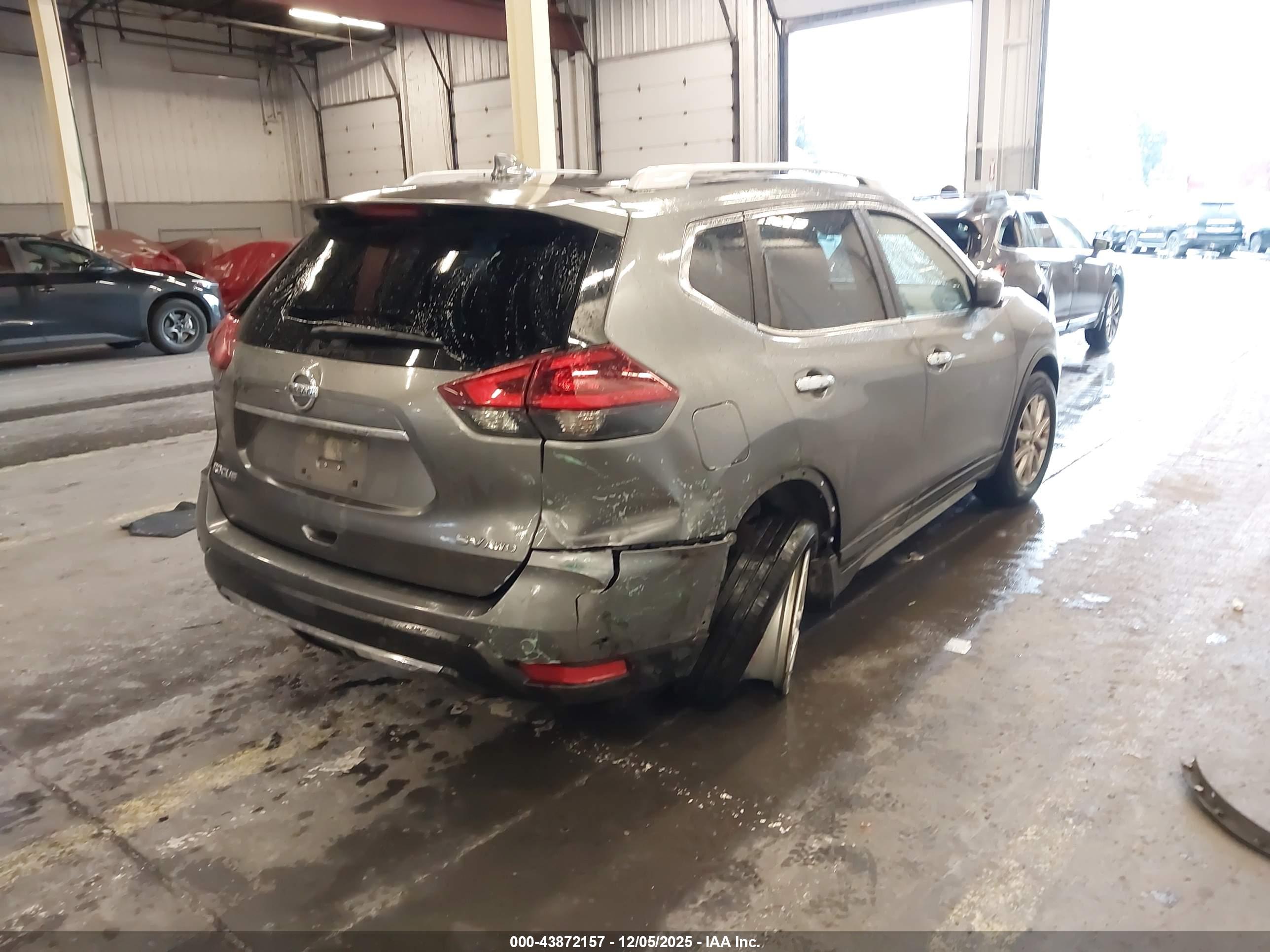 NISSAN ROGUE image 4