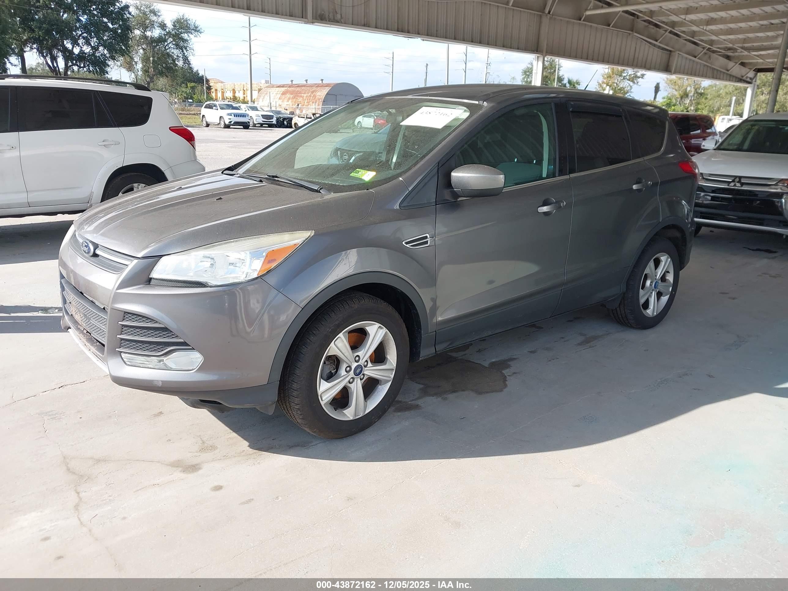 FORD ESCAPE image 2