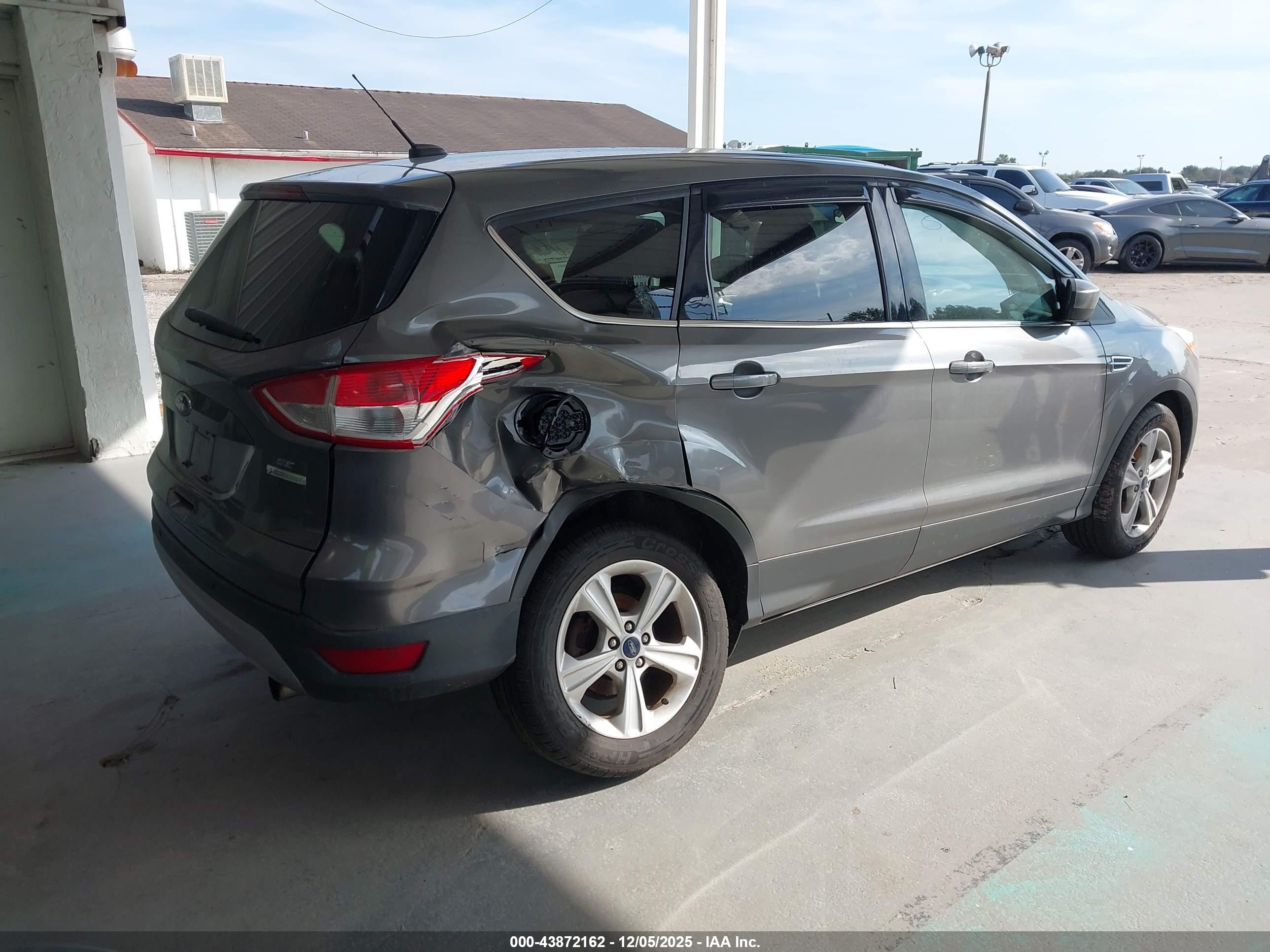 FORD ESCAPE image 4