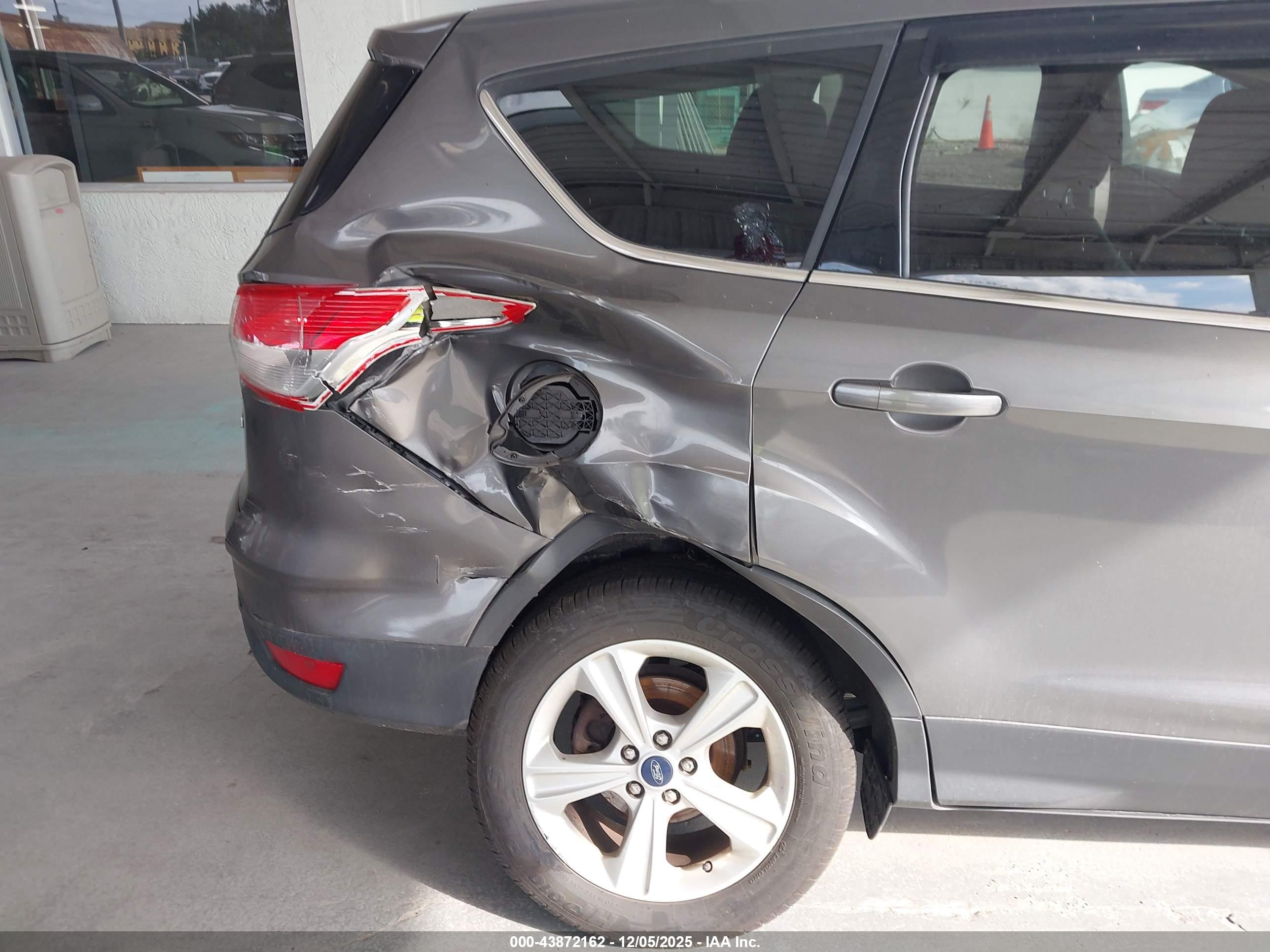 FORD ESCAPE image 6
