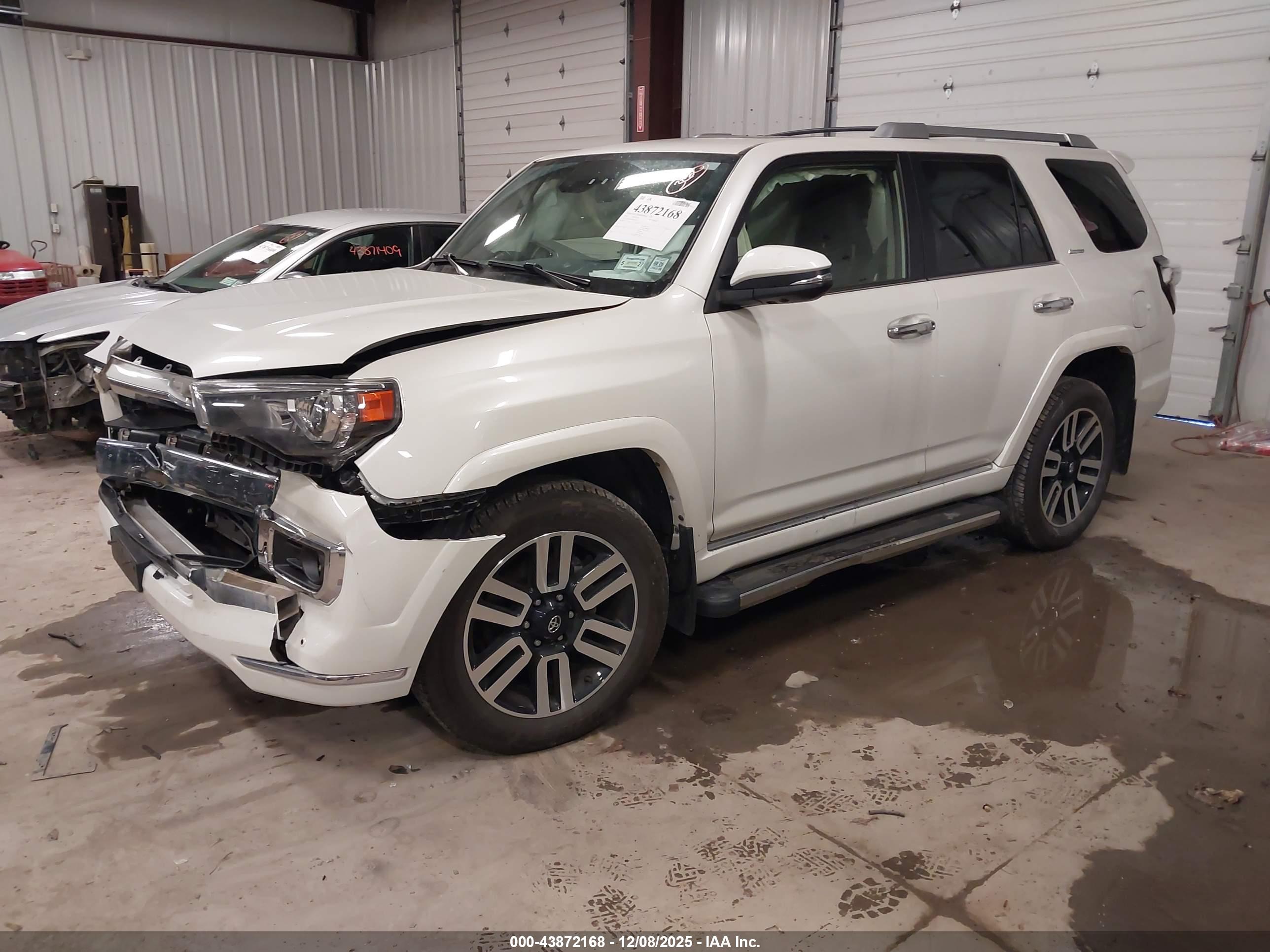 TOYOTA 4RUNNER image 2