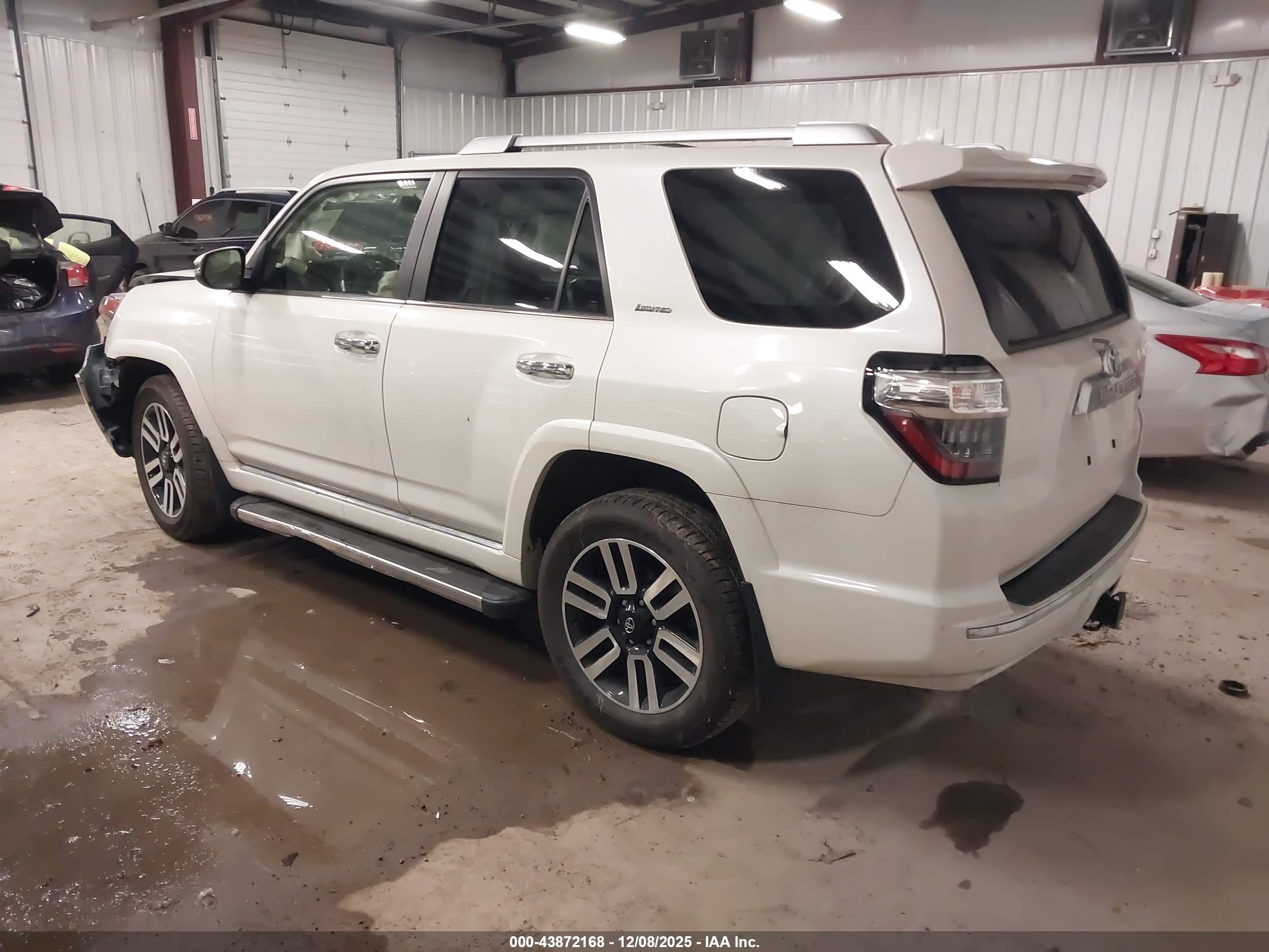 TOYOTA 4RUNNER image 3