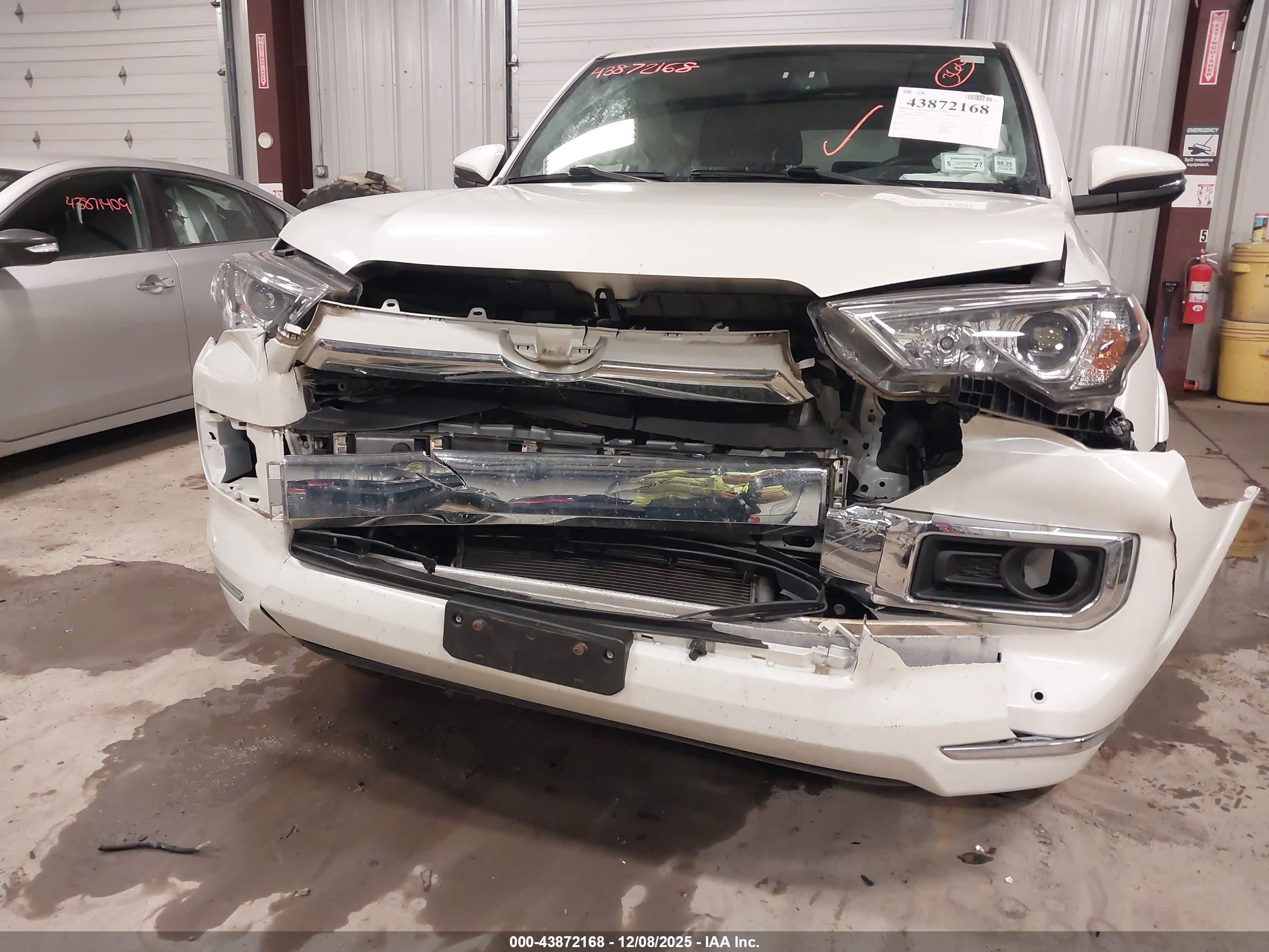 TOYOTA 4RUNNER image 6