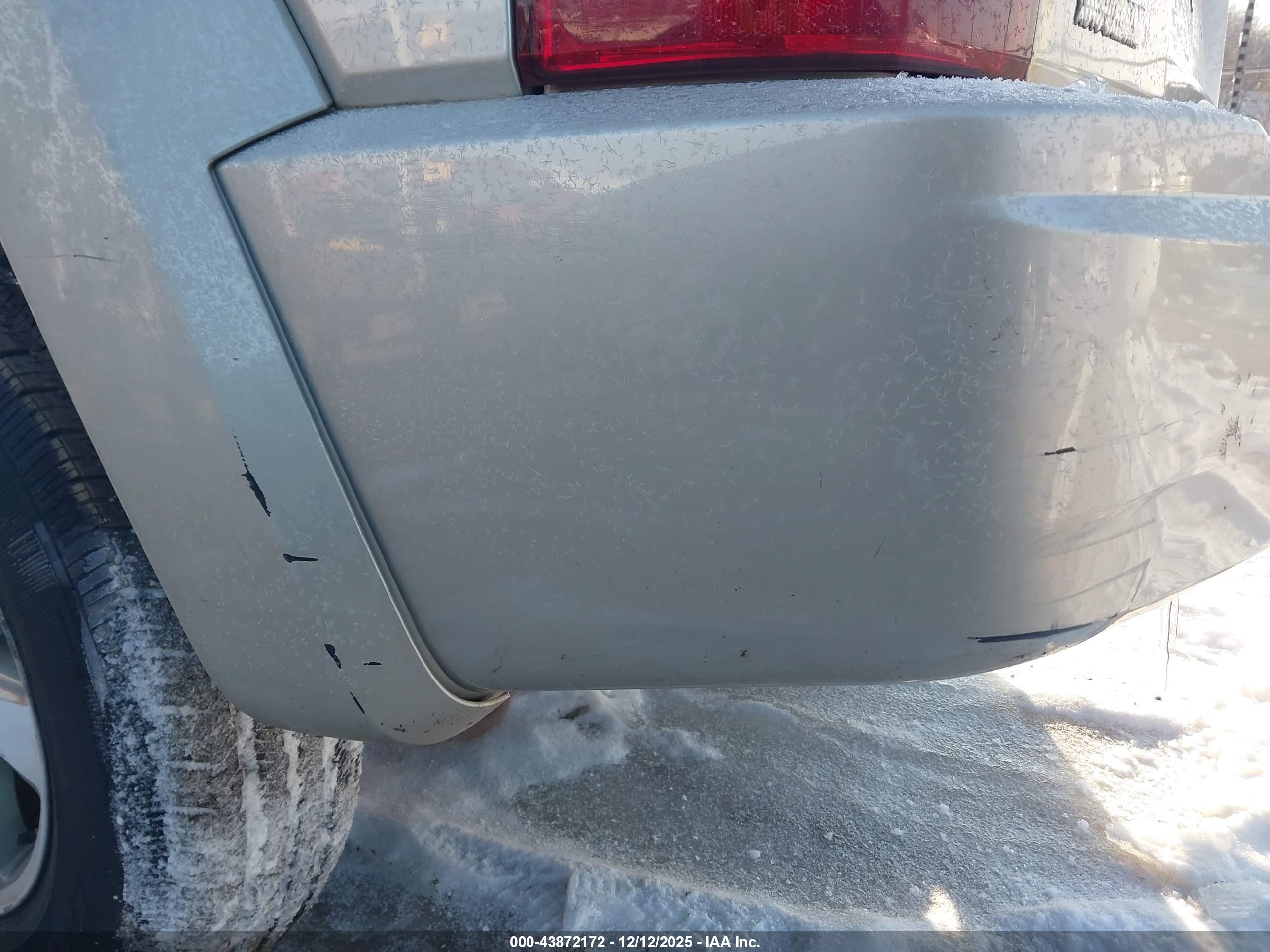 JEEP LIBERTY image 6