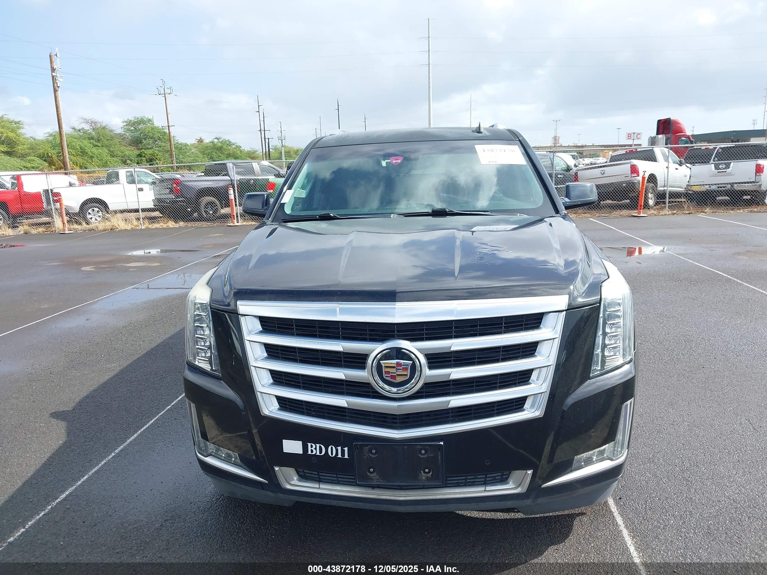 CADILLAC ESCALADE image 6