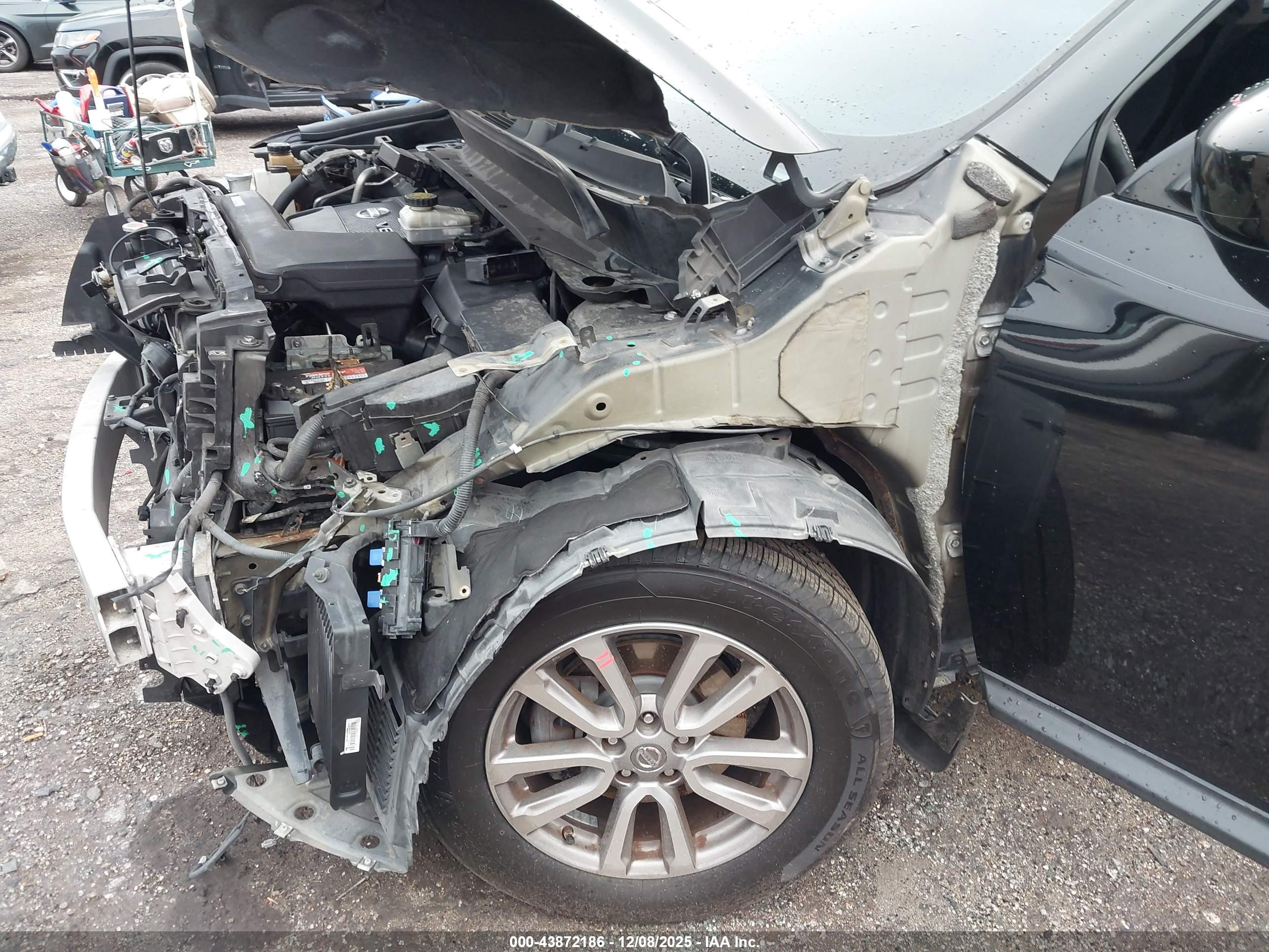 NISSAN PATHFINDER image 6