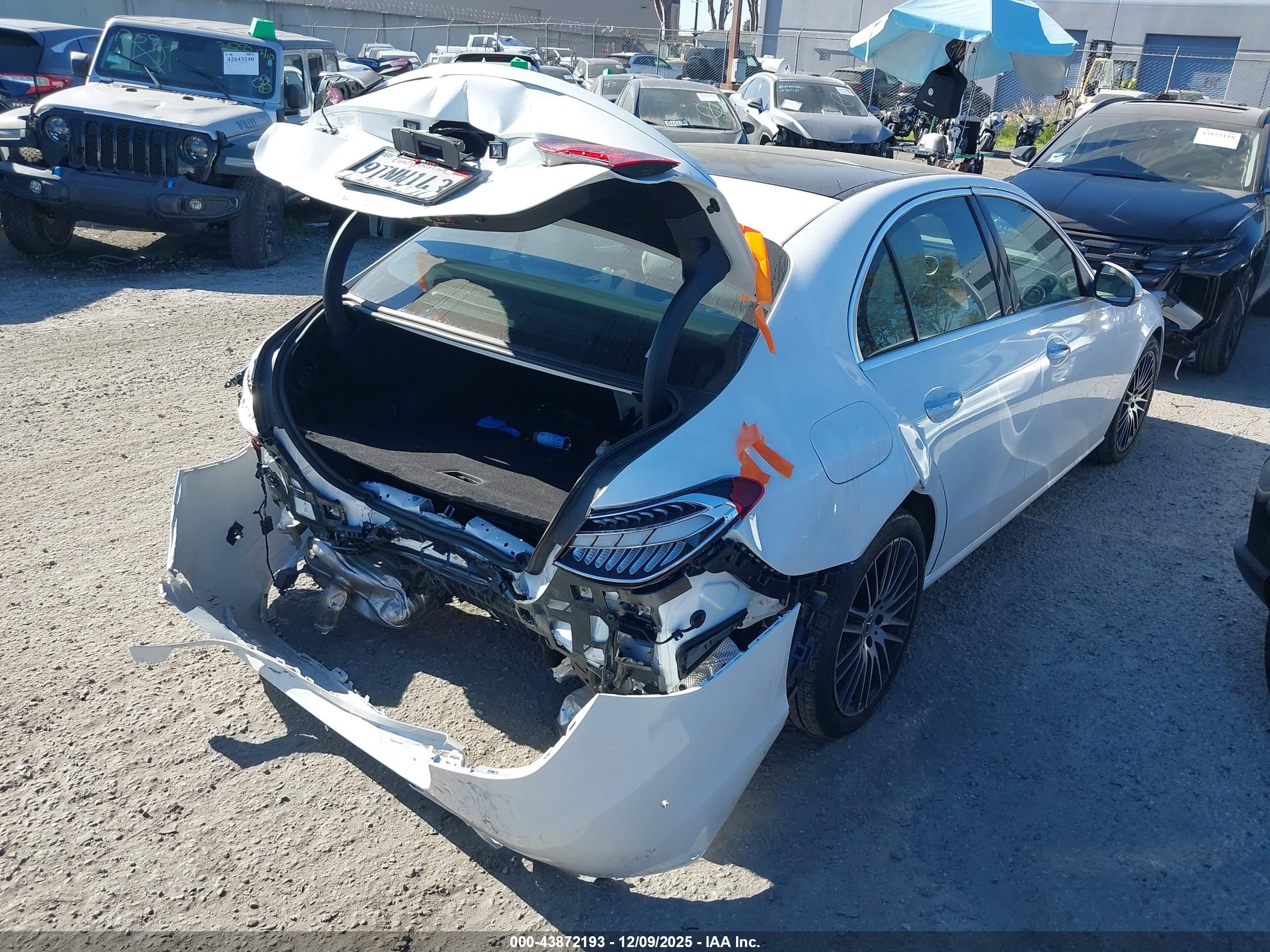 MERCEDES-BENZ C image 4