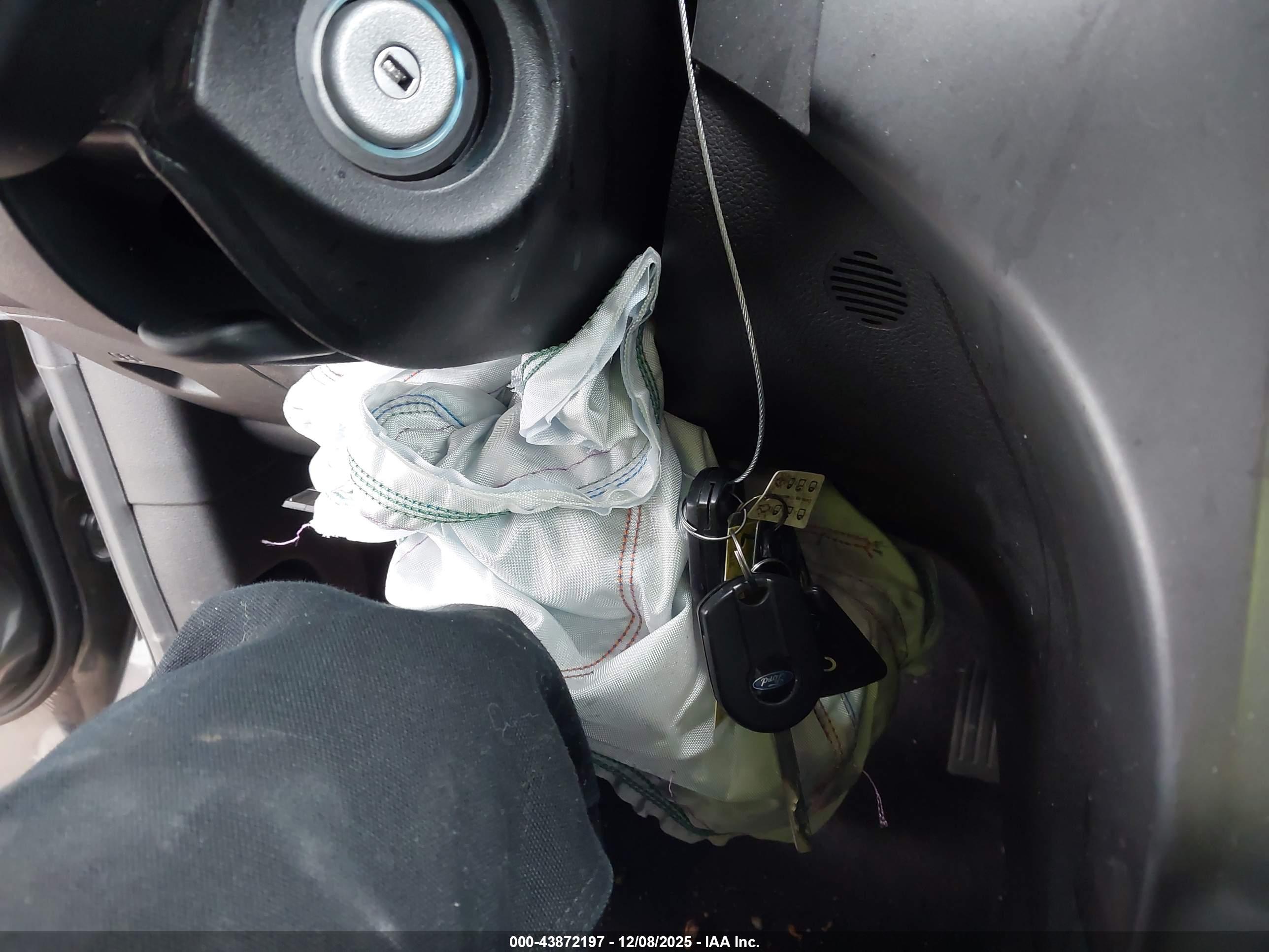 FORD ESCAPE image 11