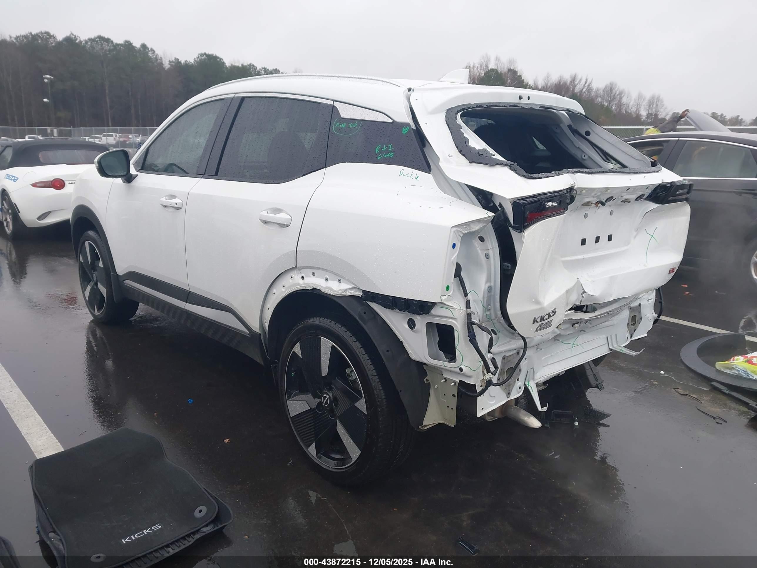 NISSAN KICKS image 3