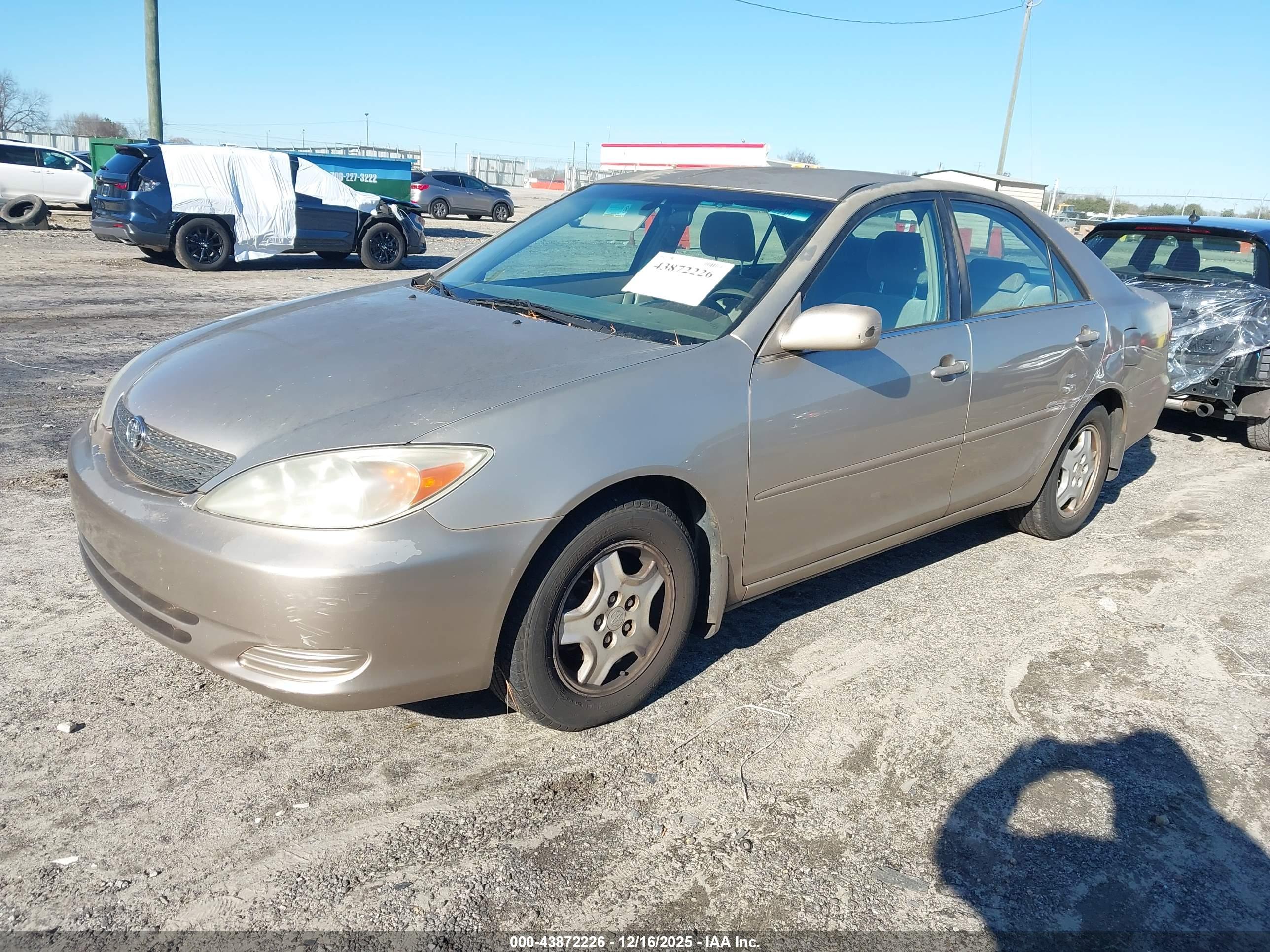 TOYOTA CAMRY image 2