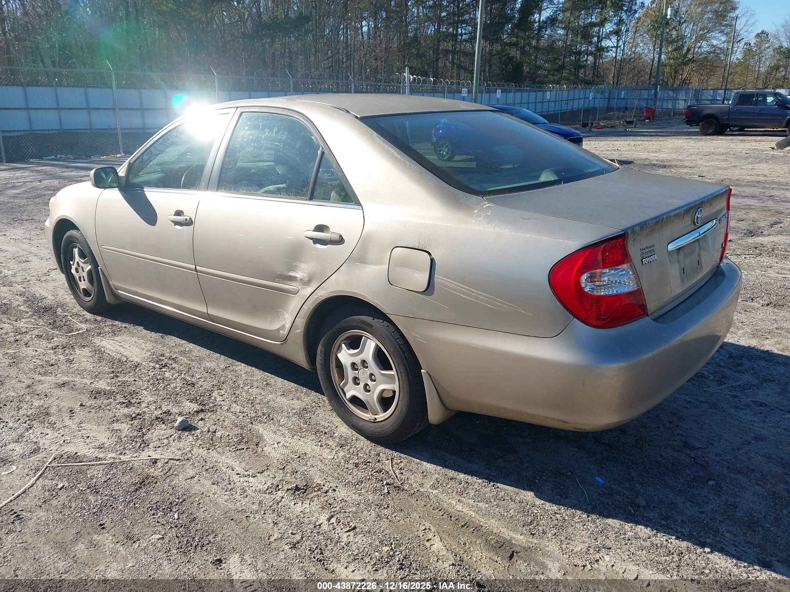 TOYOTA CAMRY image 3