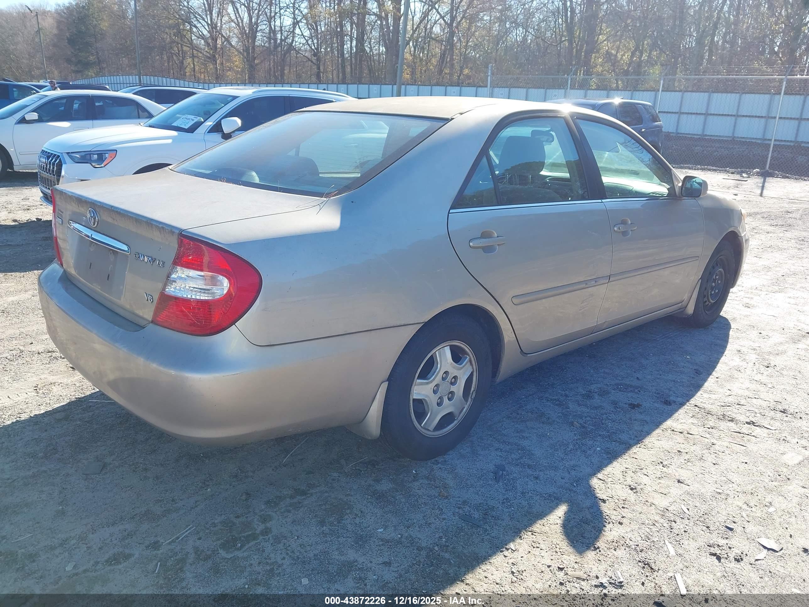 TOYOTA CAMRY image 4