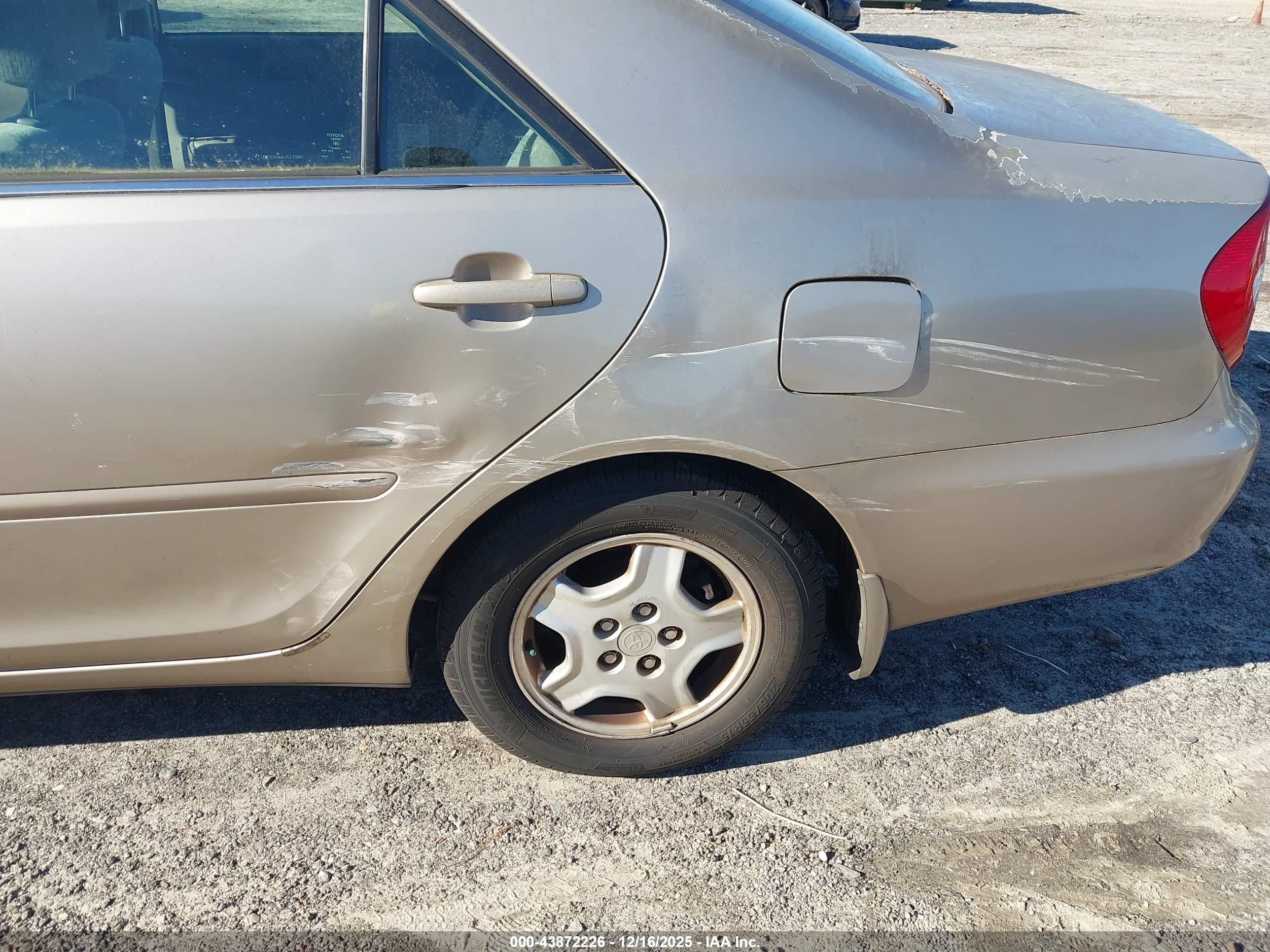 TOYOTA CAMRY image 6