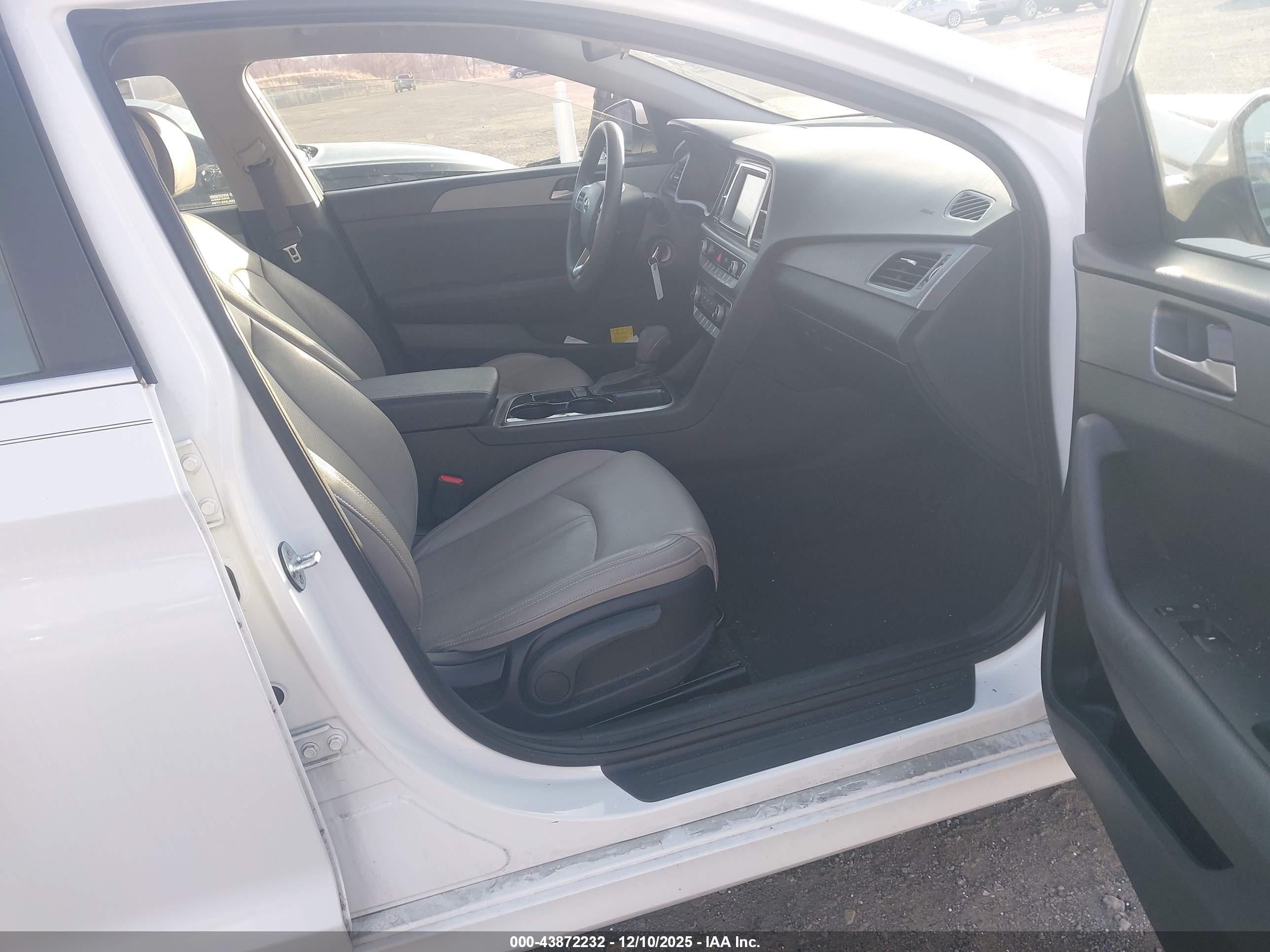 HYUNDAI SONATA image 5